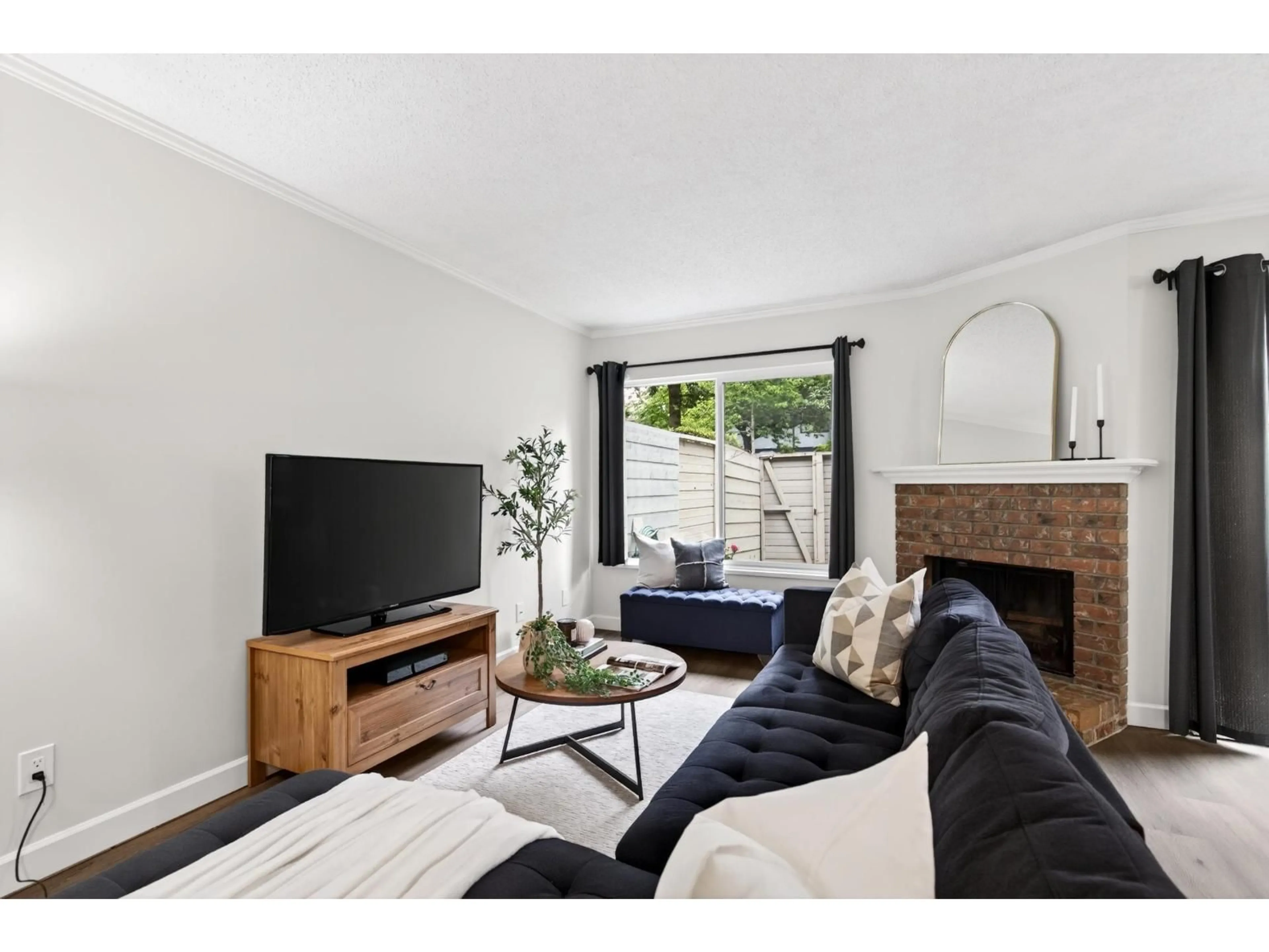 Living room with furniture, wood/laminate floor for 59 - 6712 BAKER ROAD, Delta British Columbia V4E2V3