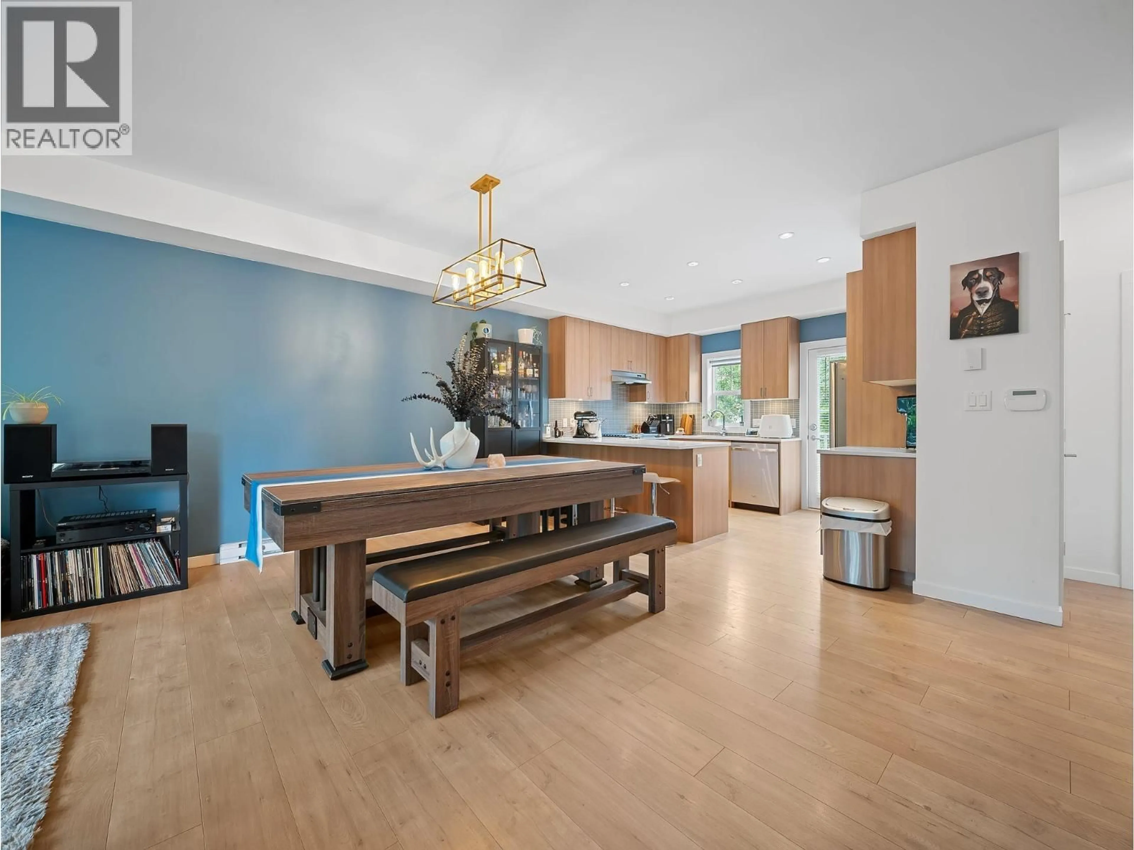Open concept kitchen, wood/laminate floor for 2 - 39885 GOVERNMENT ROAD, Squamish British Columbia V8B0Z2