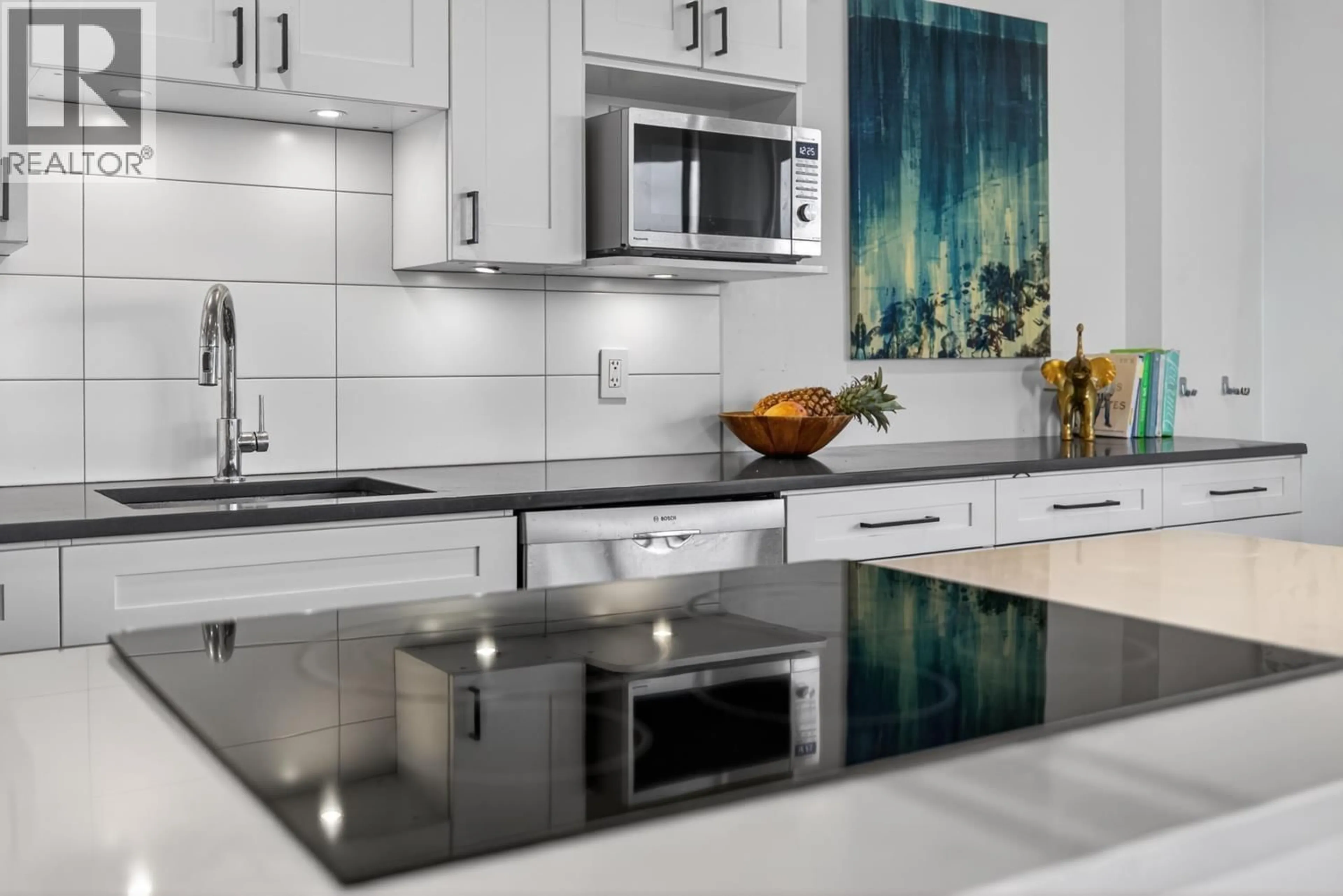 Contemporary kitchen, ceramic/tile floor for 804 - 2041 BELLWOOD AVENUE, Burnaby British Columbia V5B4V5