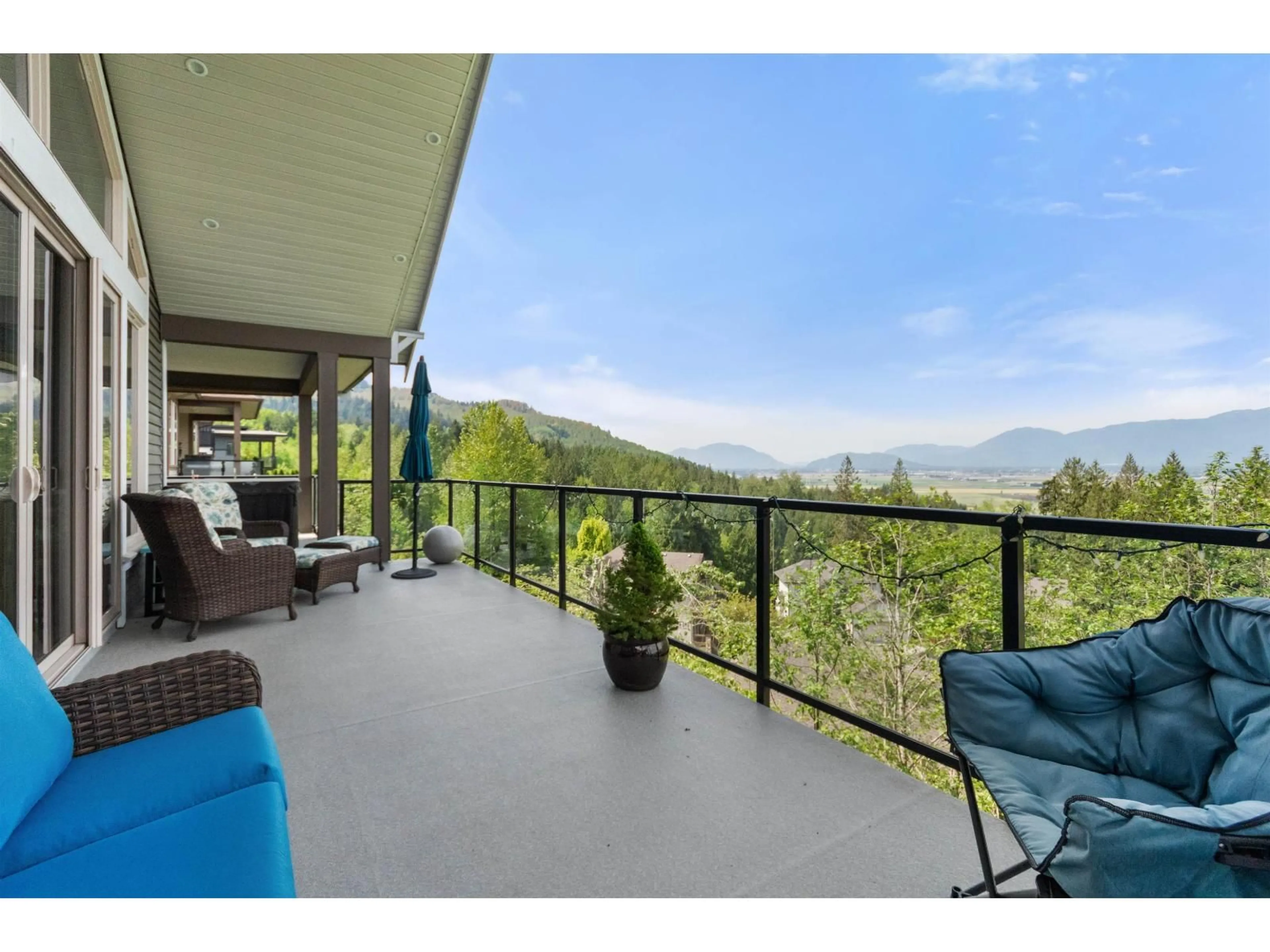 Patio, mountain view for 7319 MOUNT THURSTON DRIVE, Chilliwack British Columbia V4Z0A3