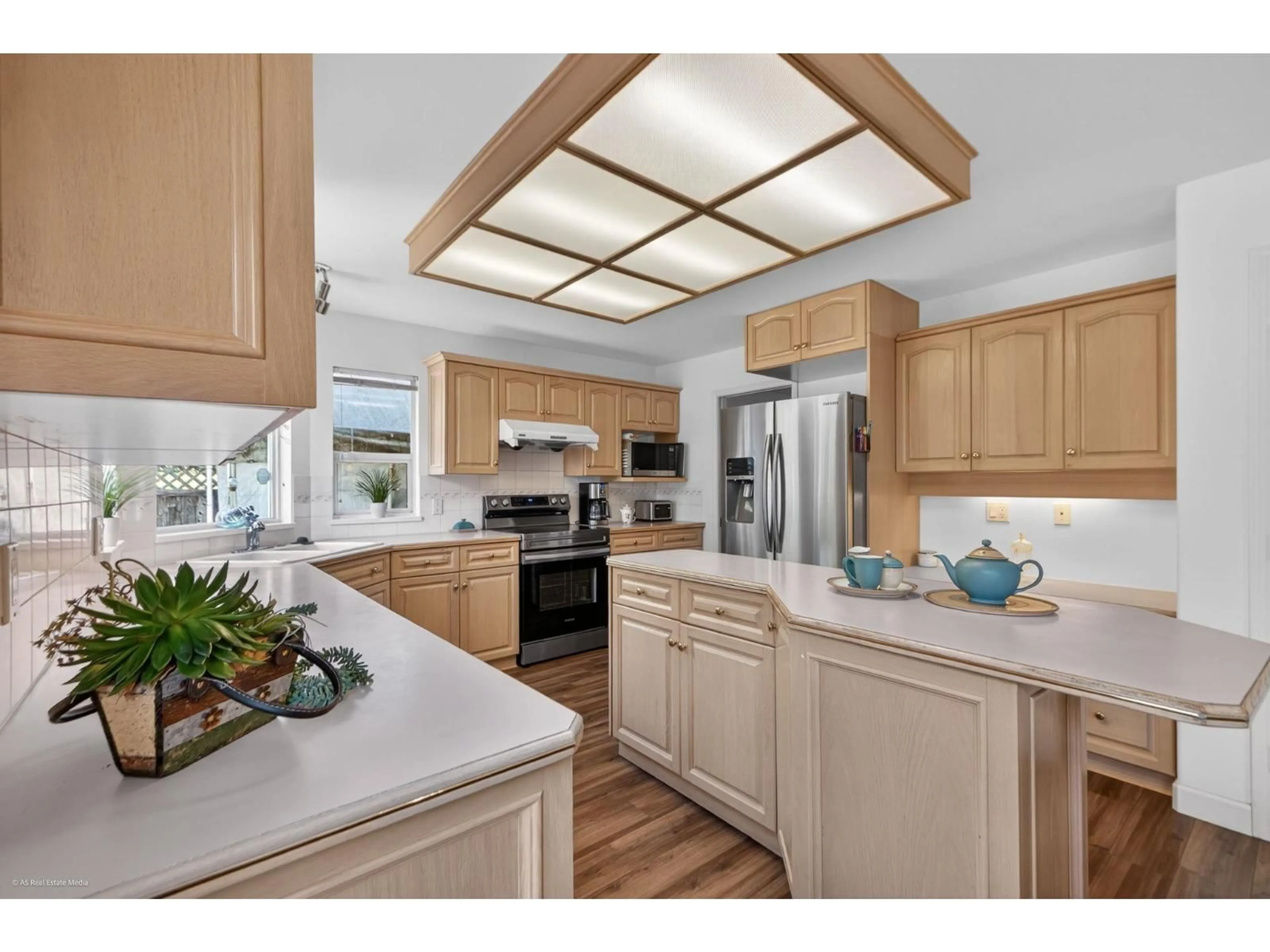 Open concept kitchen, unknown for 15465 80 AVENUE, Surrey British Columbia V3S2J2