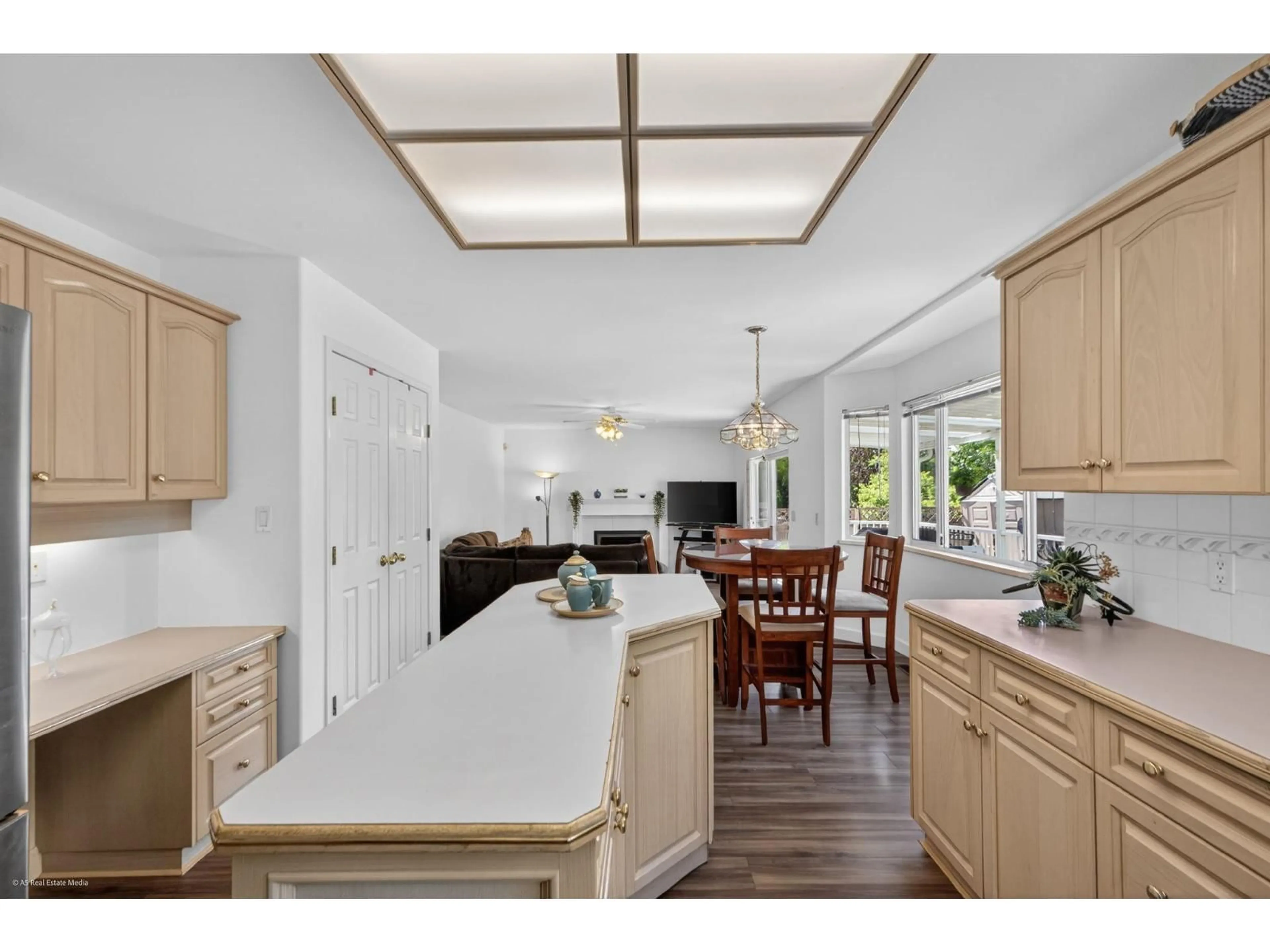 Open concept kitchen, unknown for 15465 80 AVENUE, Surrey British Columbia V3S2J2