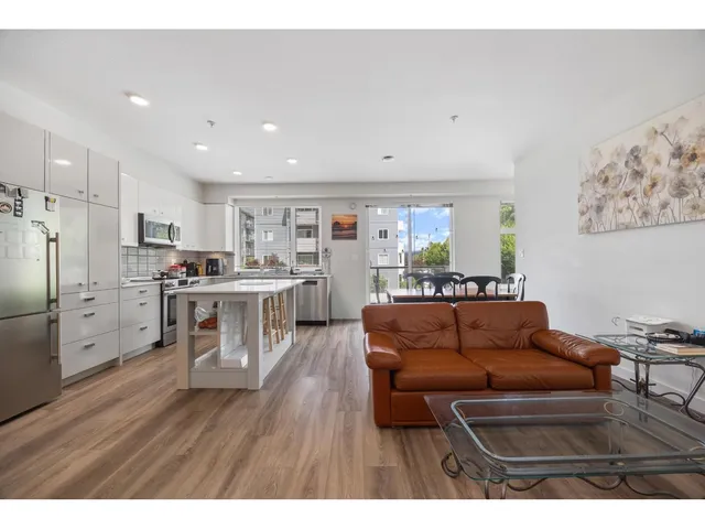 220 - 10838 WHALLEY BOULEVARD, Surrey 5