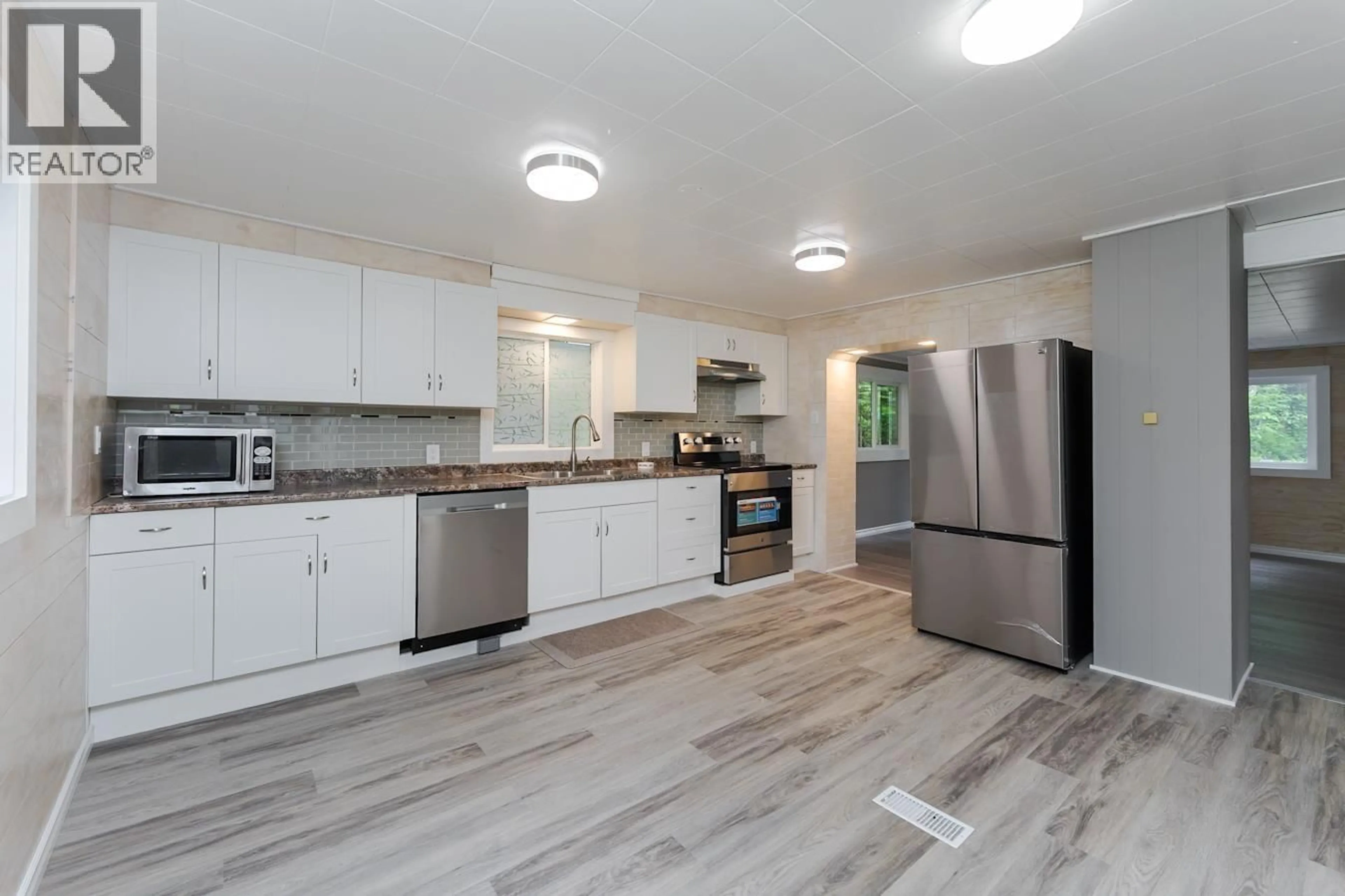 Open concept kitchen, unknown for 3910 KENWORTH ROAD, Prince George British Columbia V2K1P2