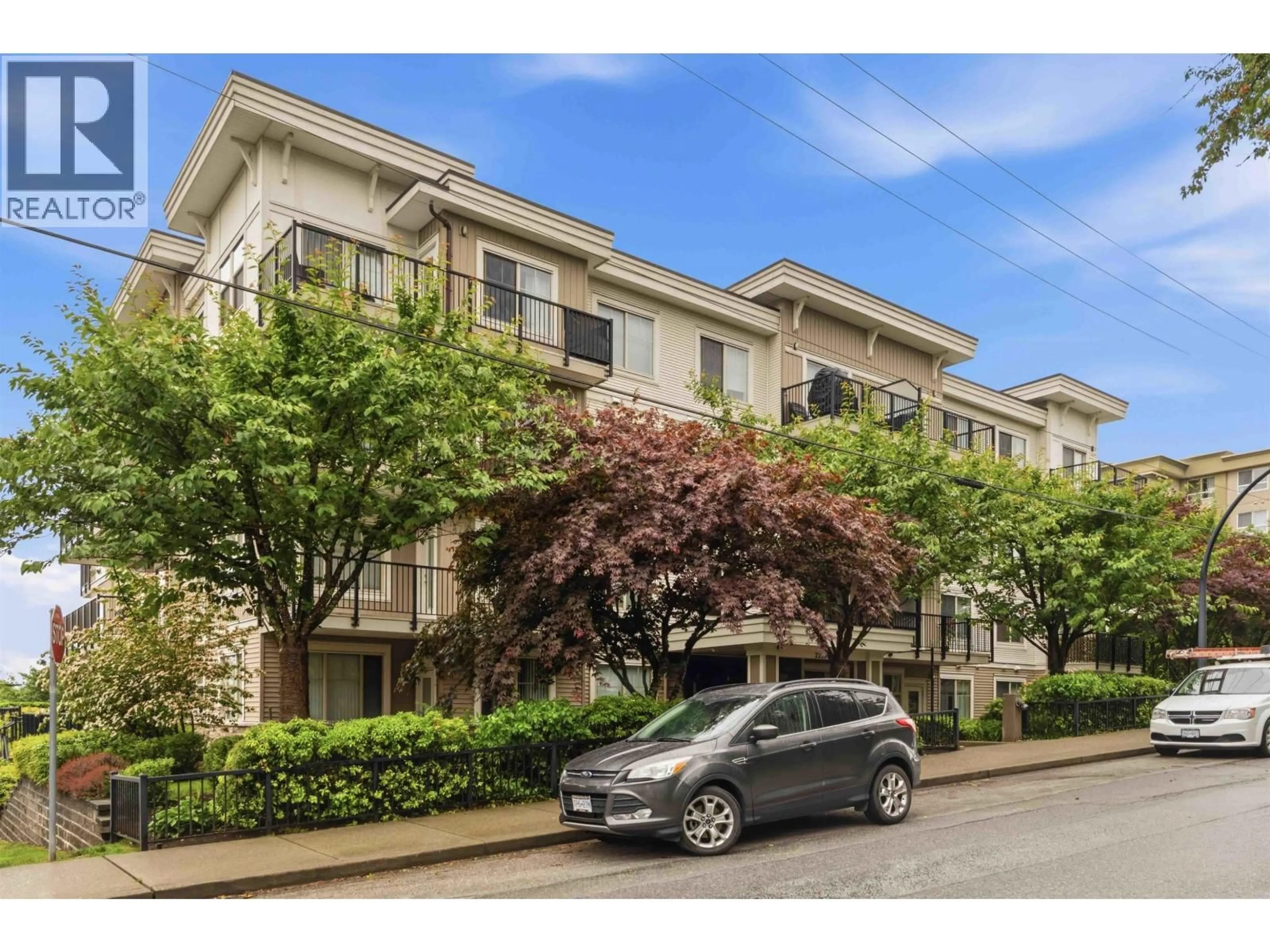 A pic from outside/outdoor area/front of a property/back of a property/a pic from drone, street for 109 - 22290 NORTH AVENUE, Maple Ridge British Columbia V2X8Z8