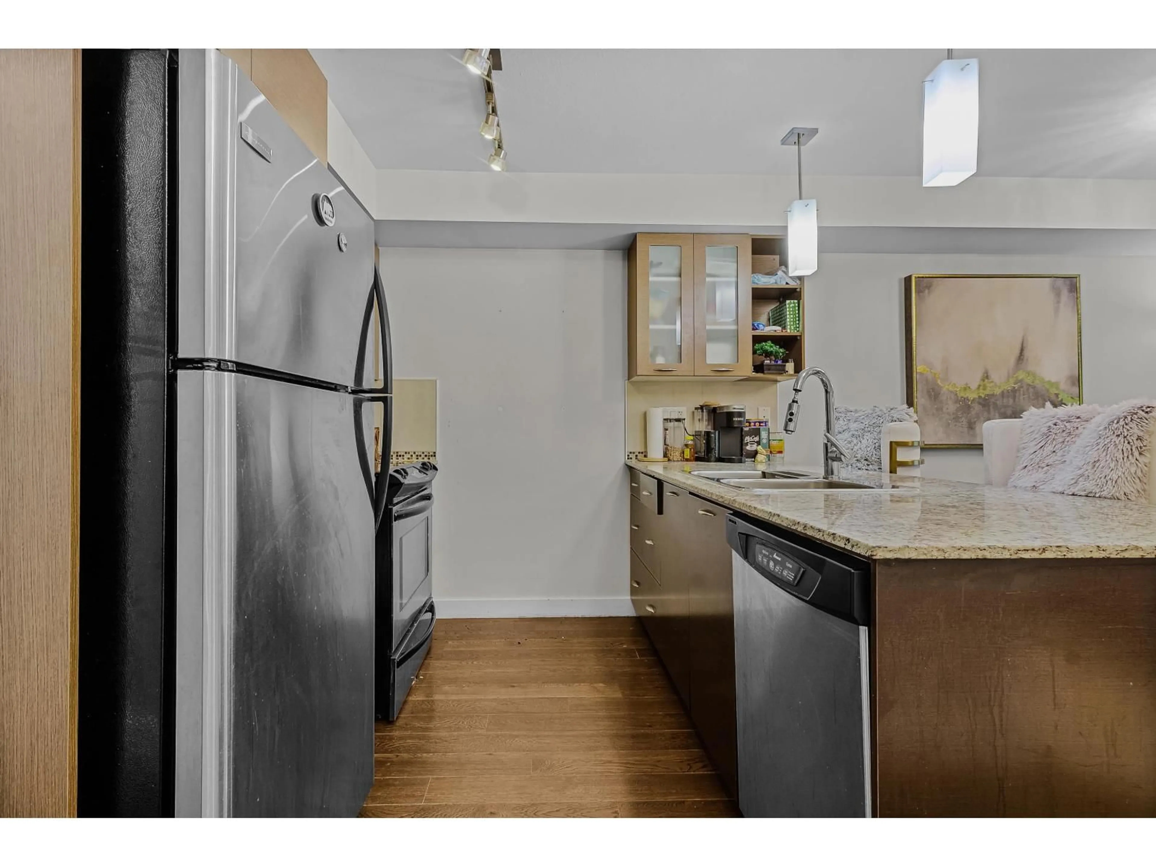 Standard kitchen, unknown for 335 - 2233 MCKENZIE ROAD, Abbotsford British Columbia V2S4A1