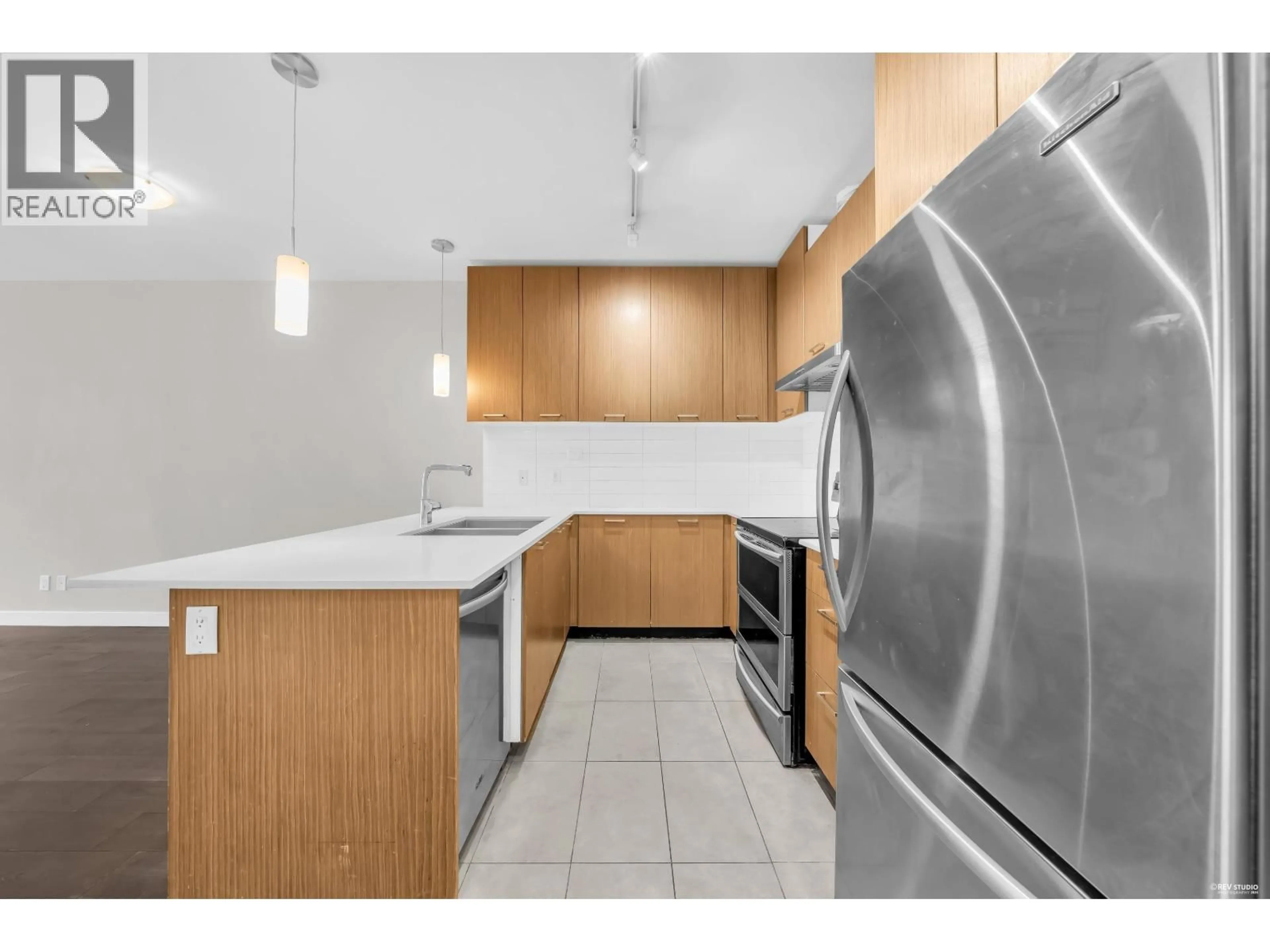 Standard kitchen, unknown for 208 - 2321 SCOTIA STREET, Vancouver British Columbia V5T0A8