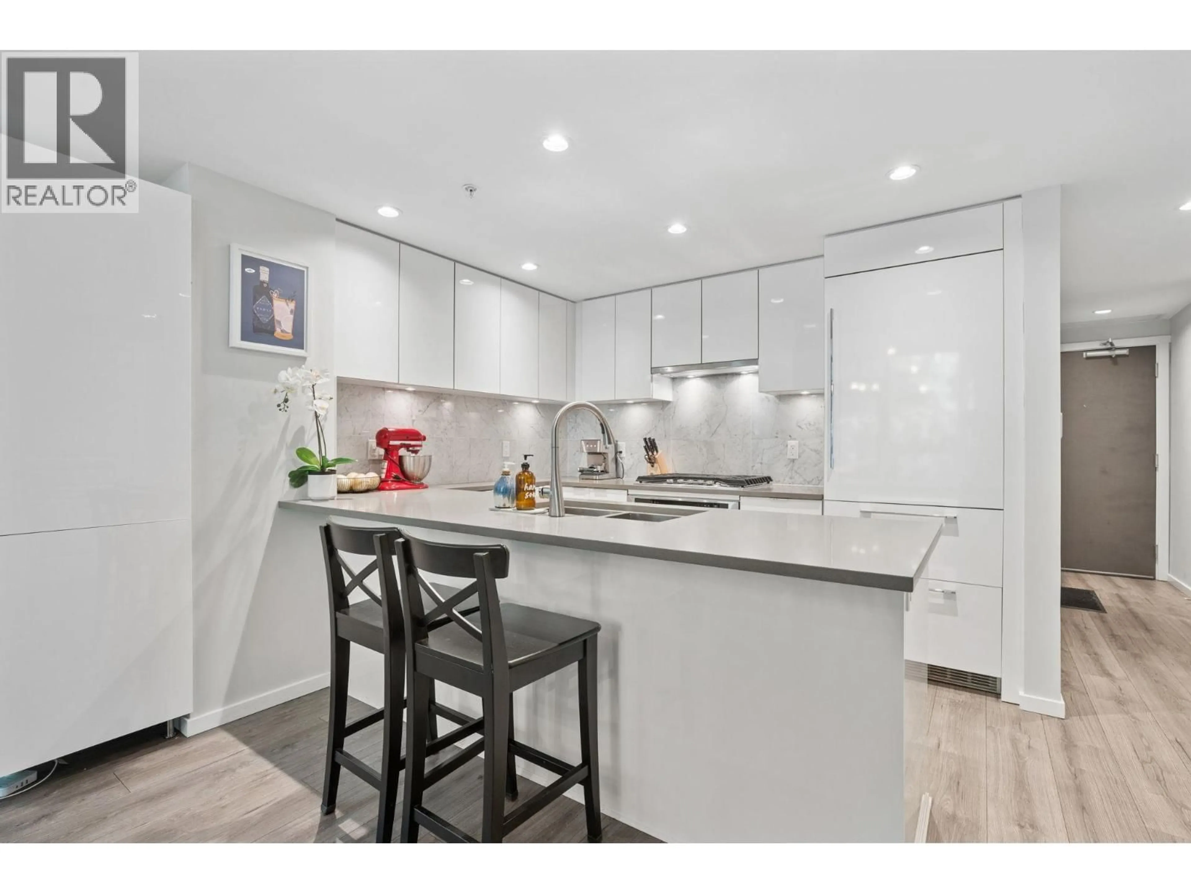 Open concept kitchen, unknown for 101 - 5883 BARKER AVENUE, Burnaby British Columbia V5H0G4