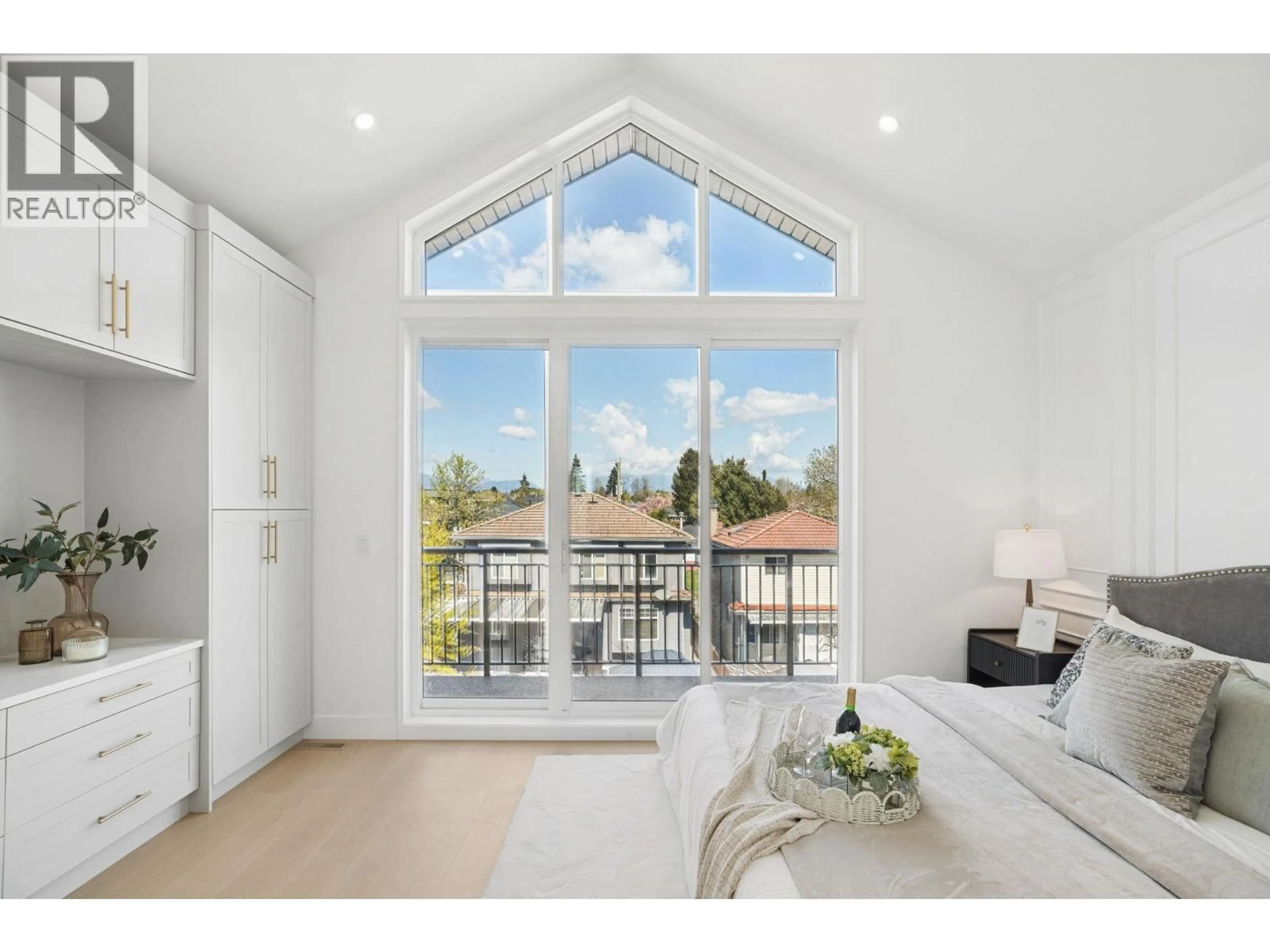 A pic of a room for 2 - 1005 55TH AVENUE, Vancouver British Columbia V5X1N8