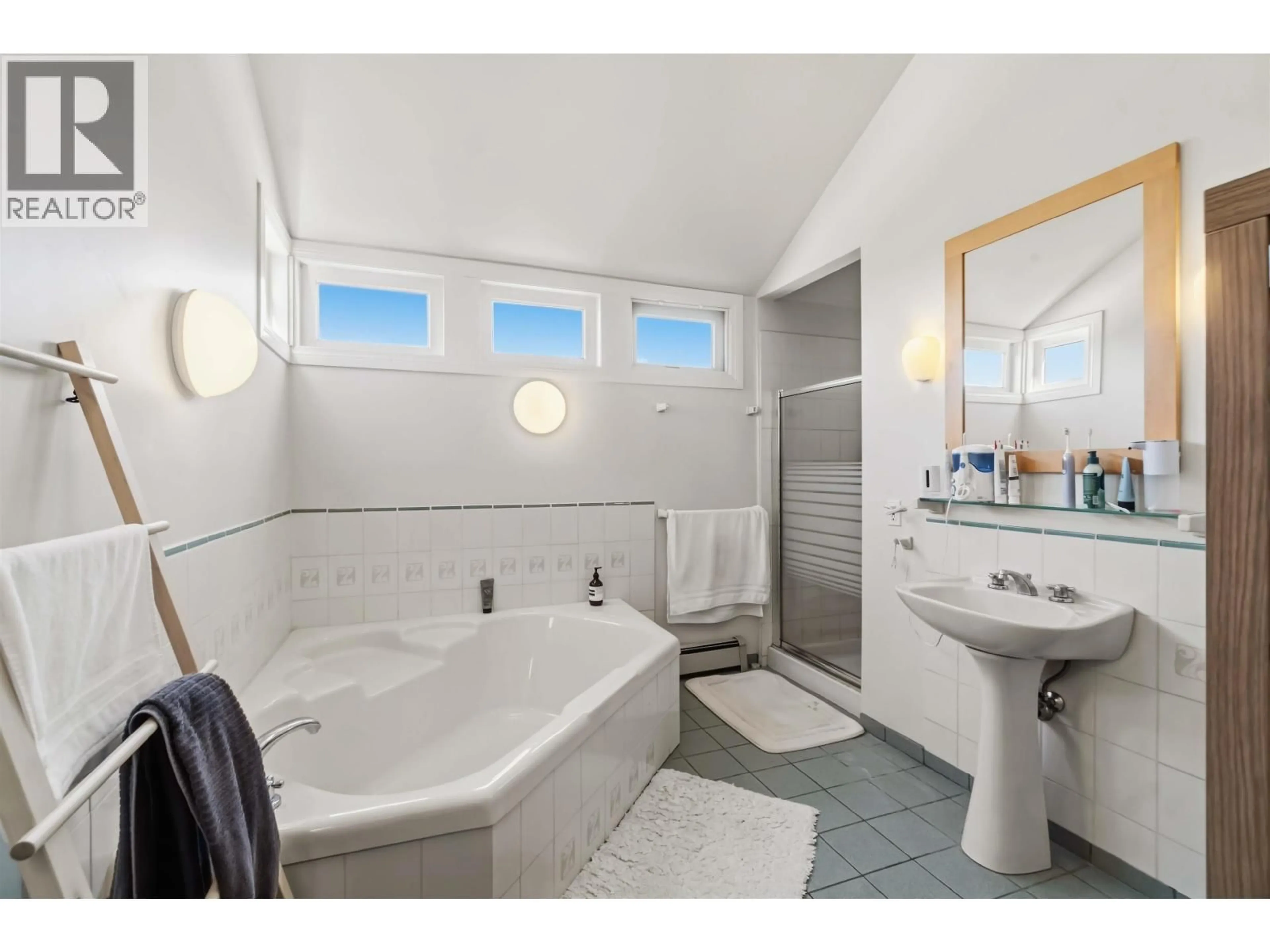 Standard bathroom, ceramic/tile floor for 7625 BORDEN STREET, Vancouver British Columbia V5P3C9