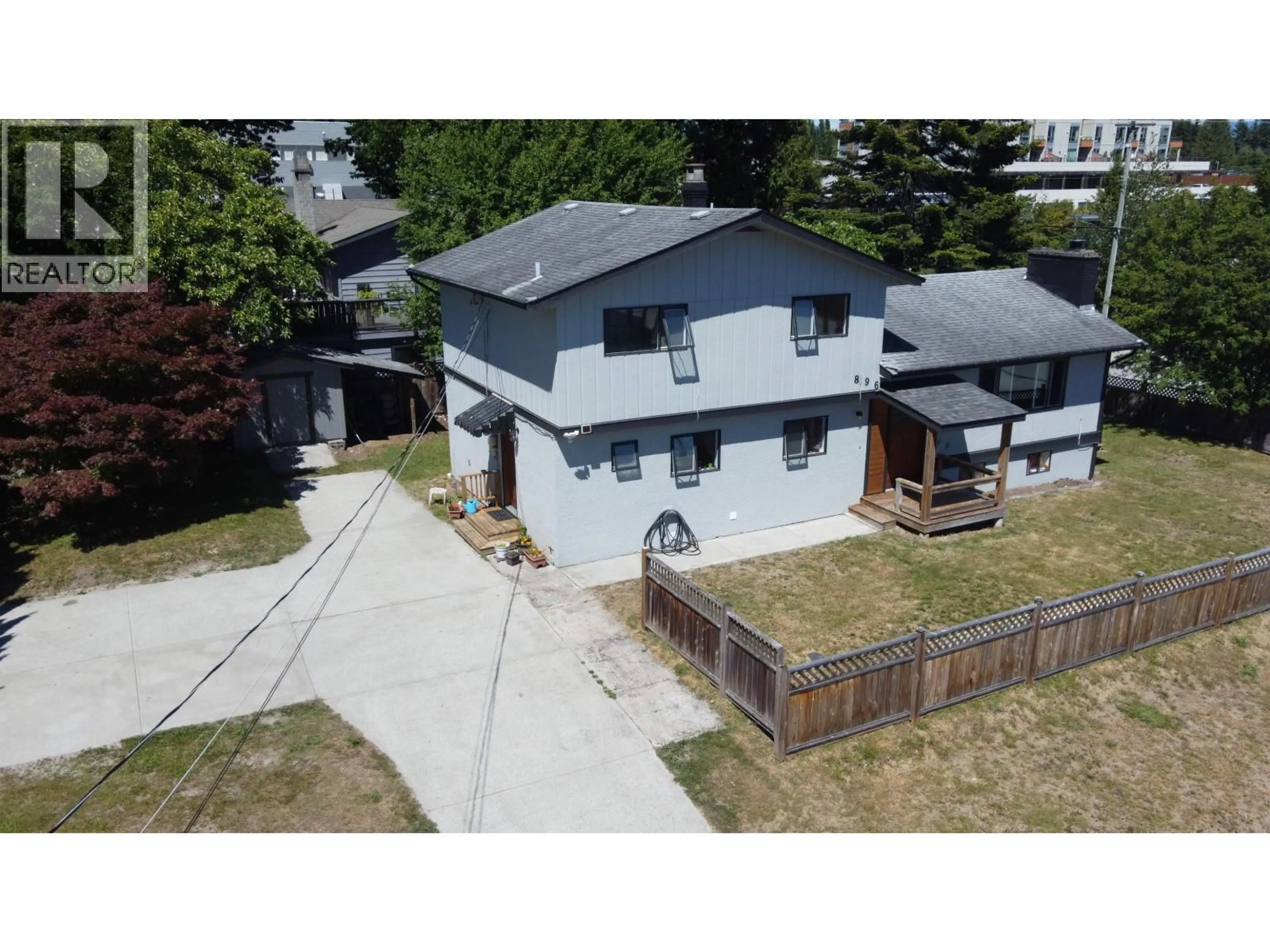 A pic from outside/outdoor area/front of a property/back of a property/a pic from drone, street for 896 DAVIS ROAD, Gibsons British Columbia V0N1V8