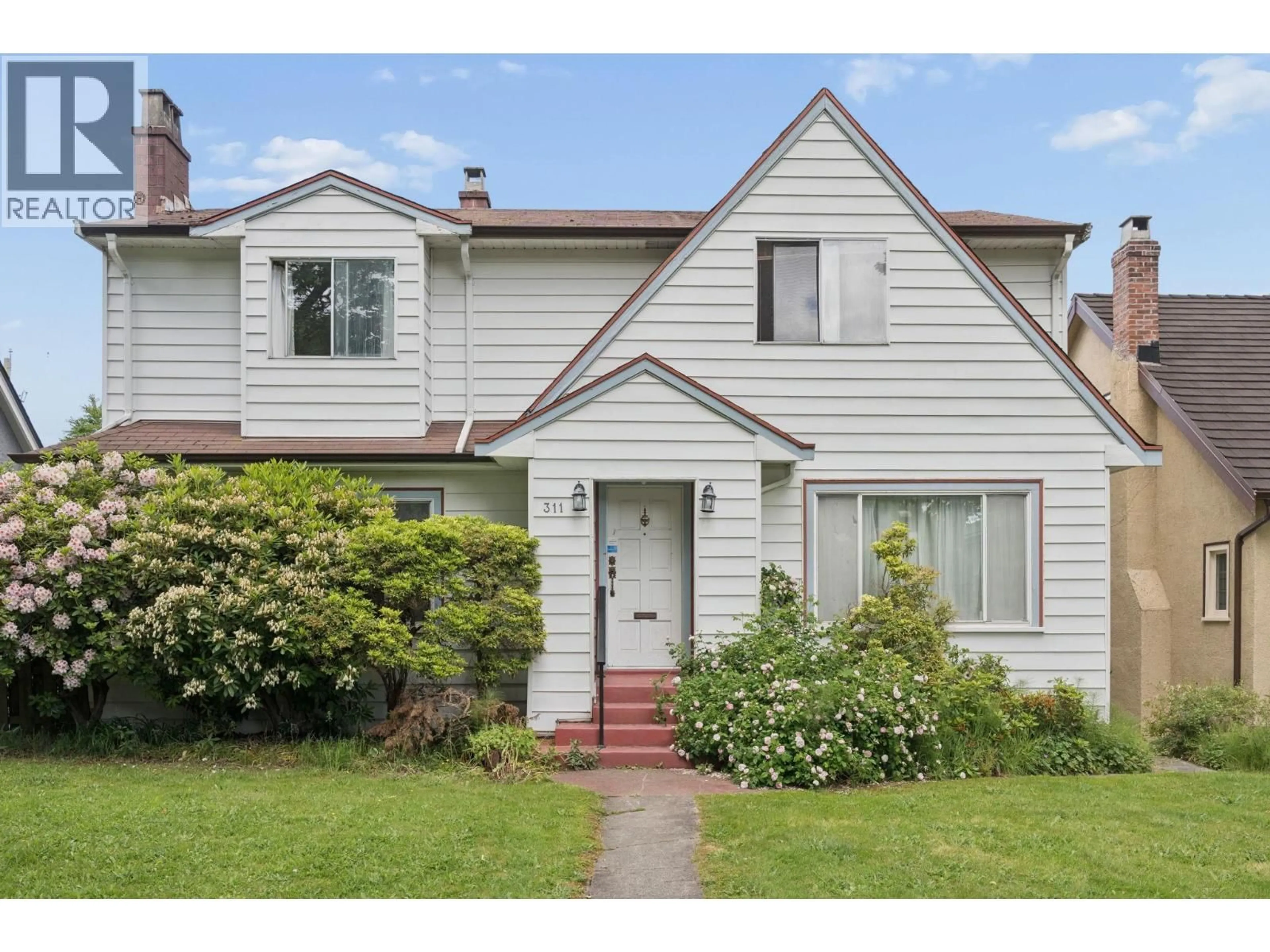 Home with vinyl exterior material, street for 311 21ST AVENUE, Vancouver British Columbia V5Y2E4