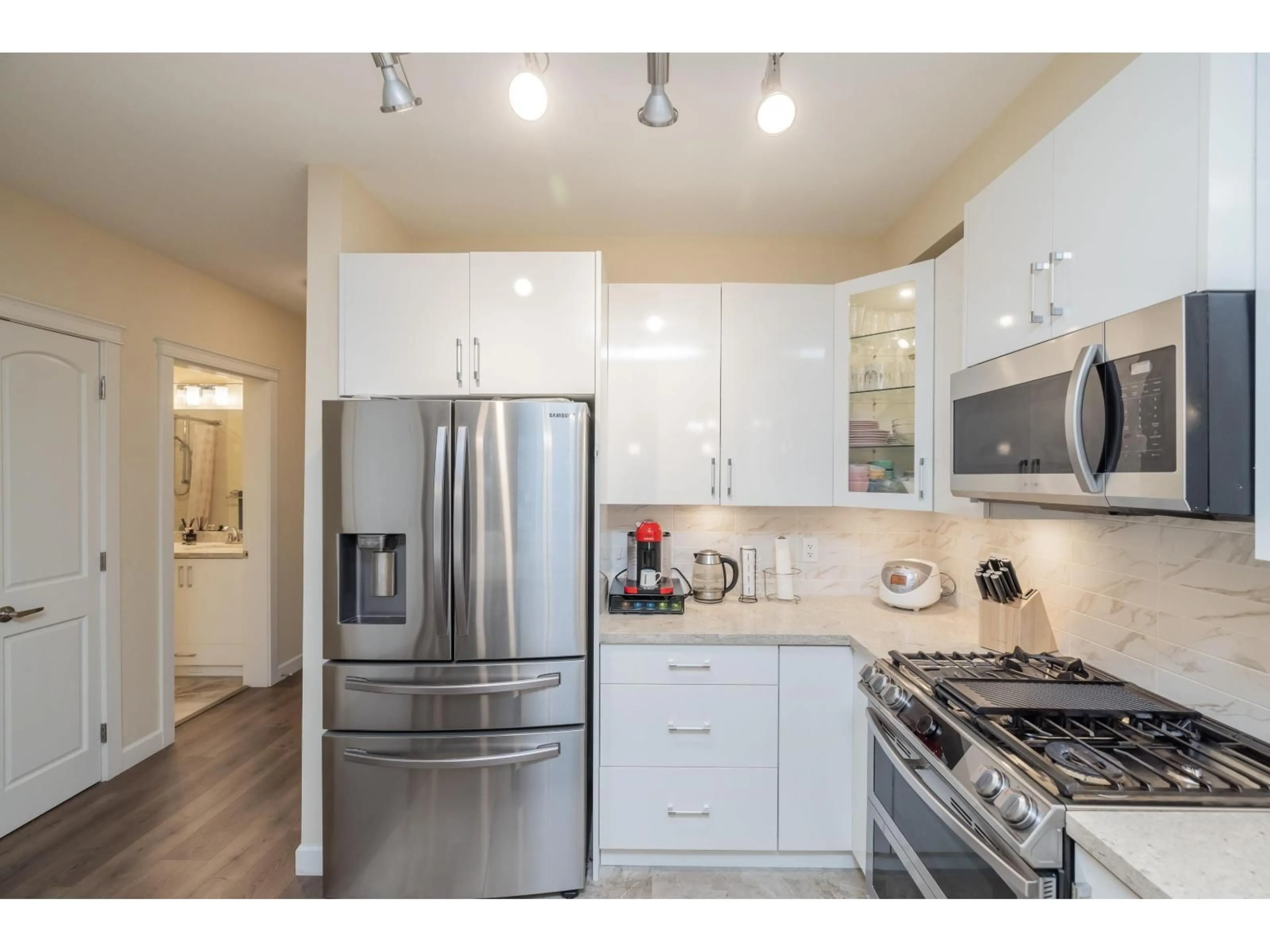Open concept kitchen, unknown for 111 - 8538 203A STREET, Langley British Columbia V2Y3P9