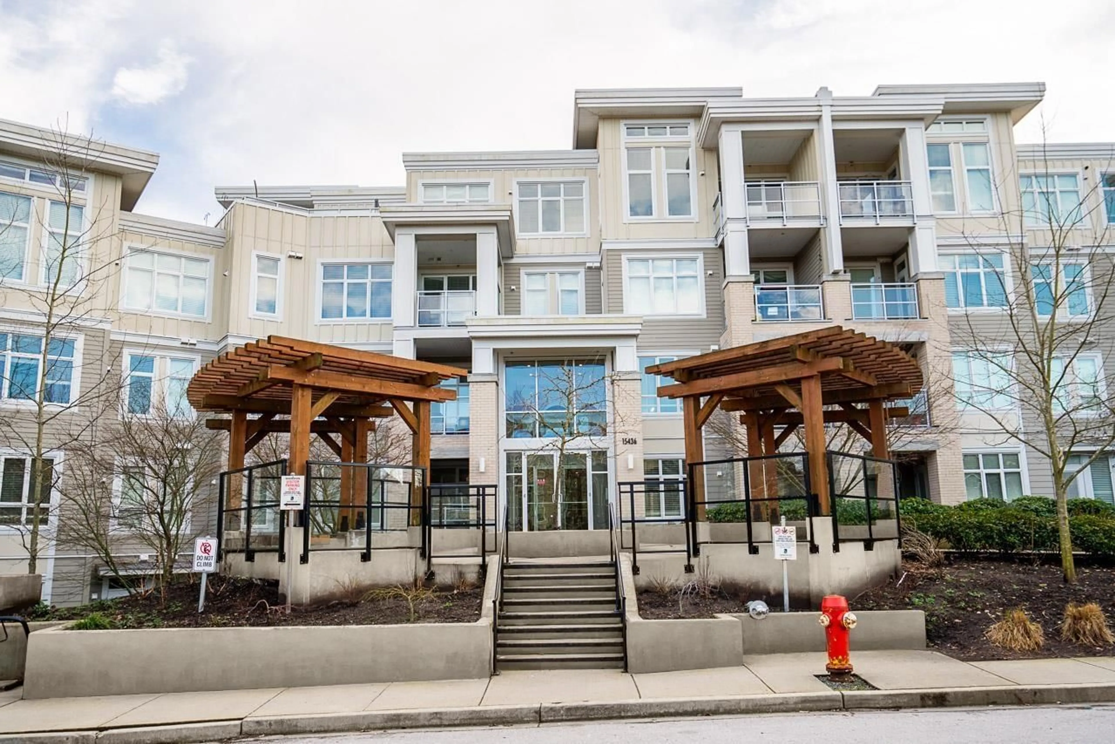 Patio, building for 108 - 15436 31 AVENUE, Surrey British Columbia V3Z1H3