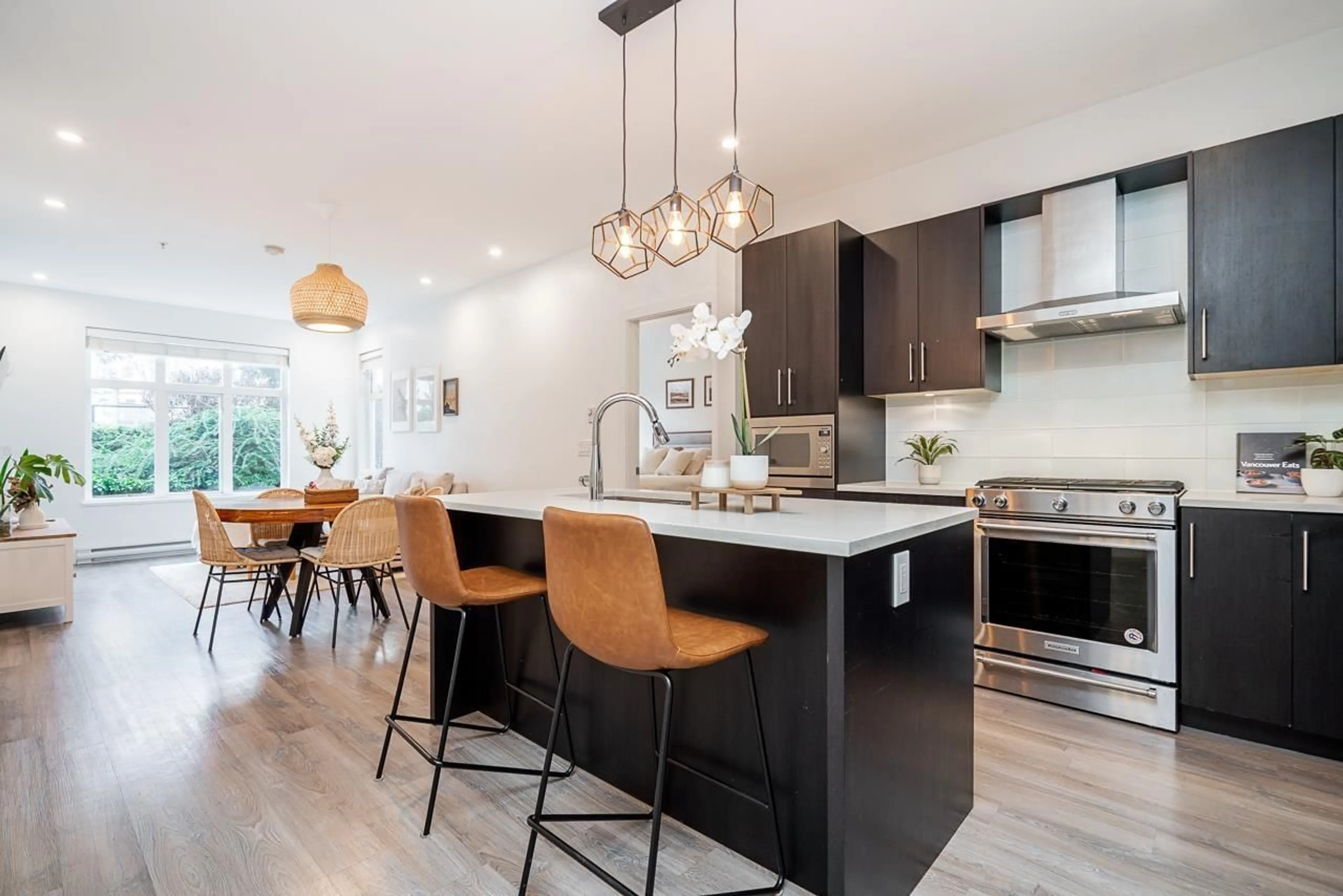 Open concept kitchen, unknown for 108 - 15436 31 AVENUE, Surrey British Columbia V3Z1H3
