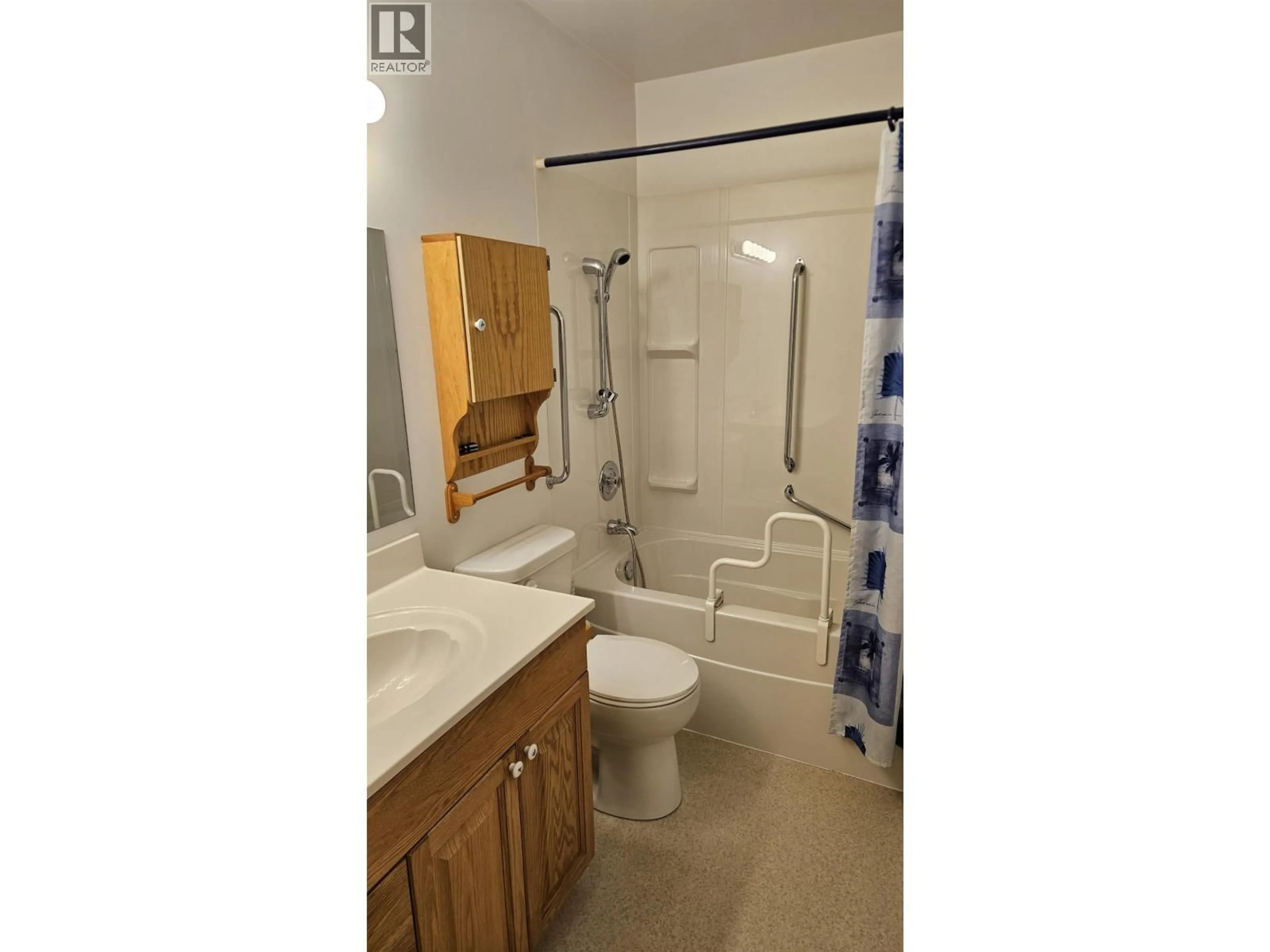 Standard bathroom, unknown for 9204 99 AVENUE, Fort St. John British Columbia V1J1T2