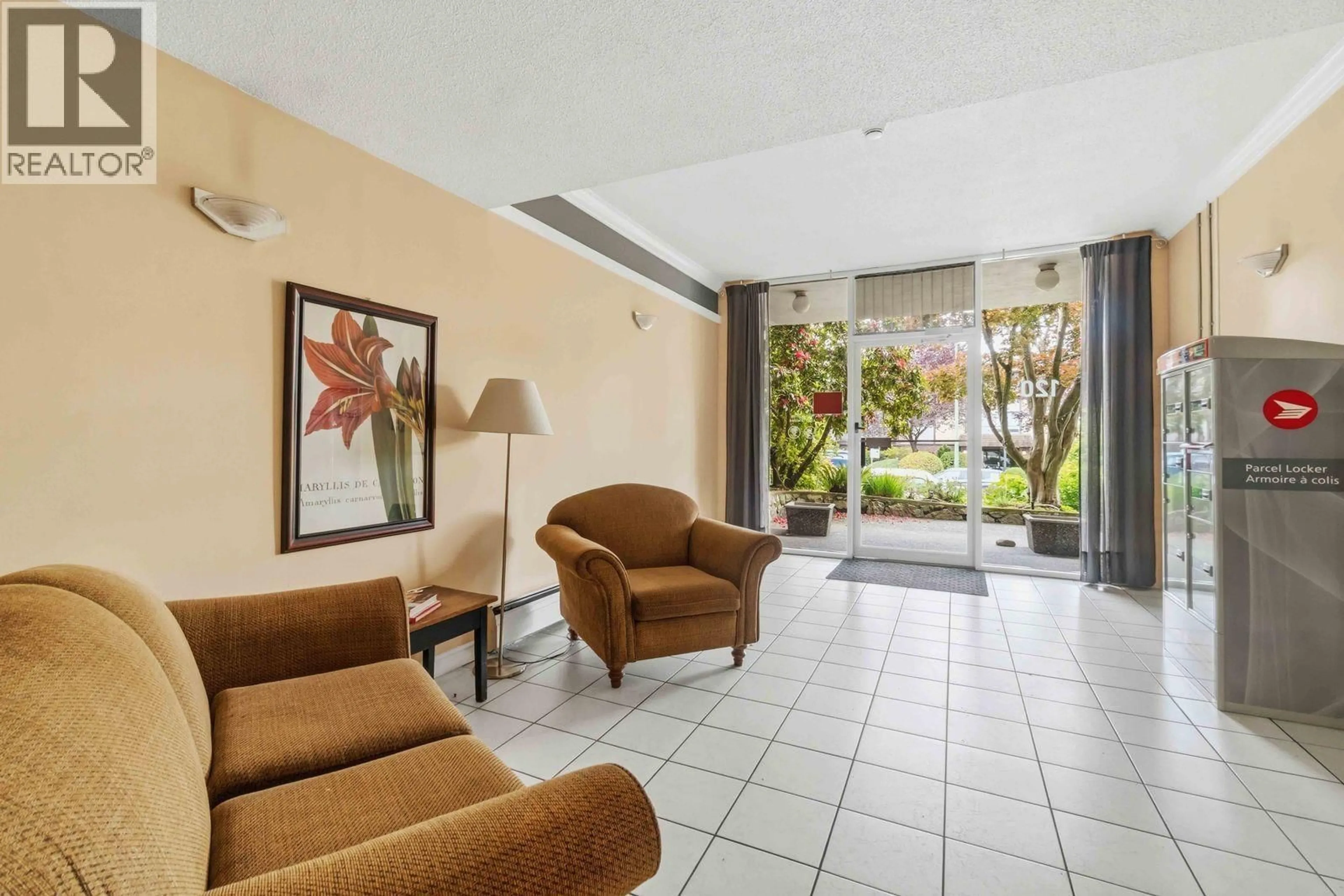 Lobby for 301 - 120 4TH STREET, North Vancouver British Columbia V7L1H6