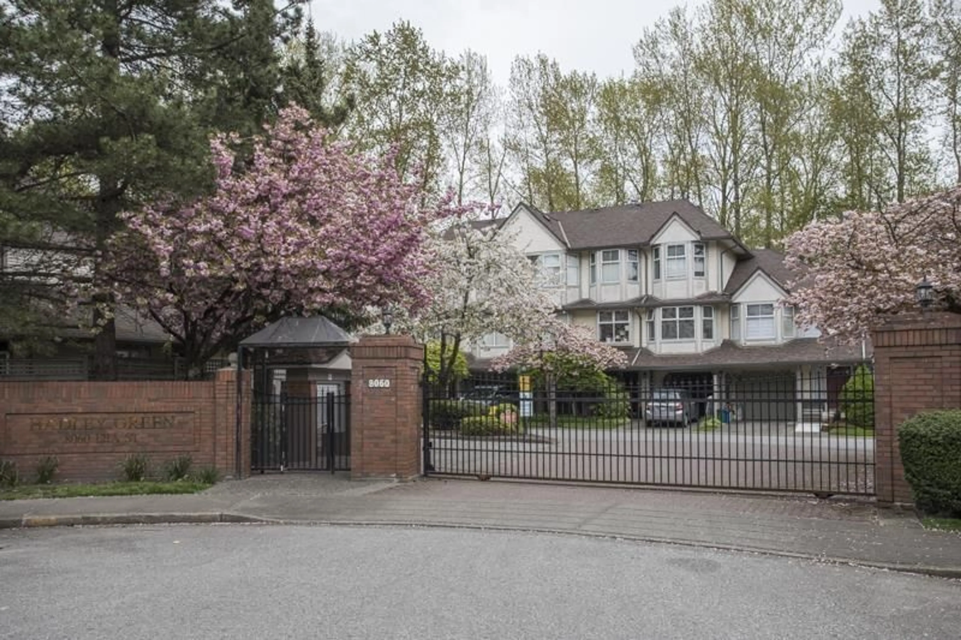 Unknown for 126 - 8060 121A STREET, Surrey British Columbia V3W0S5