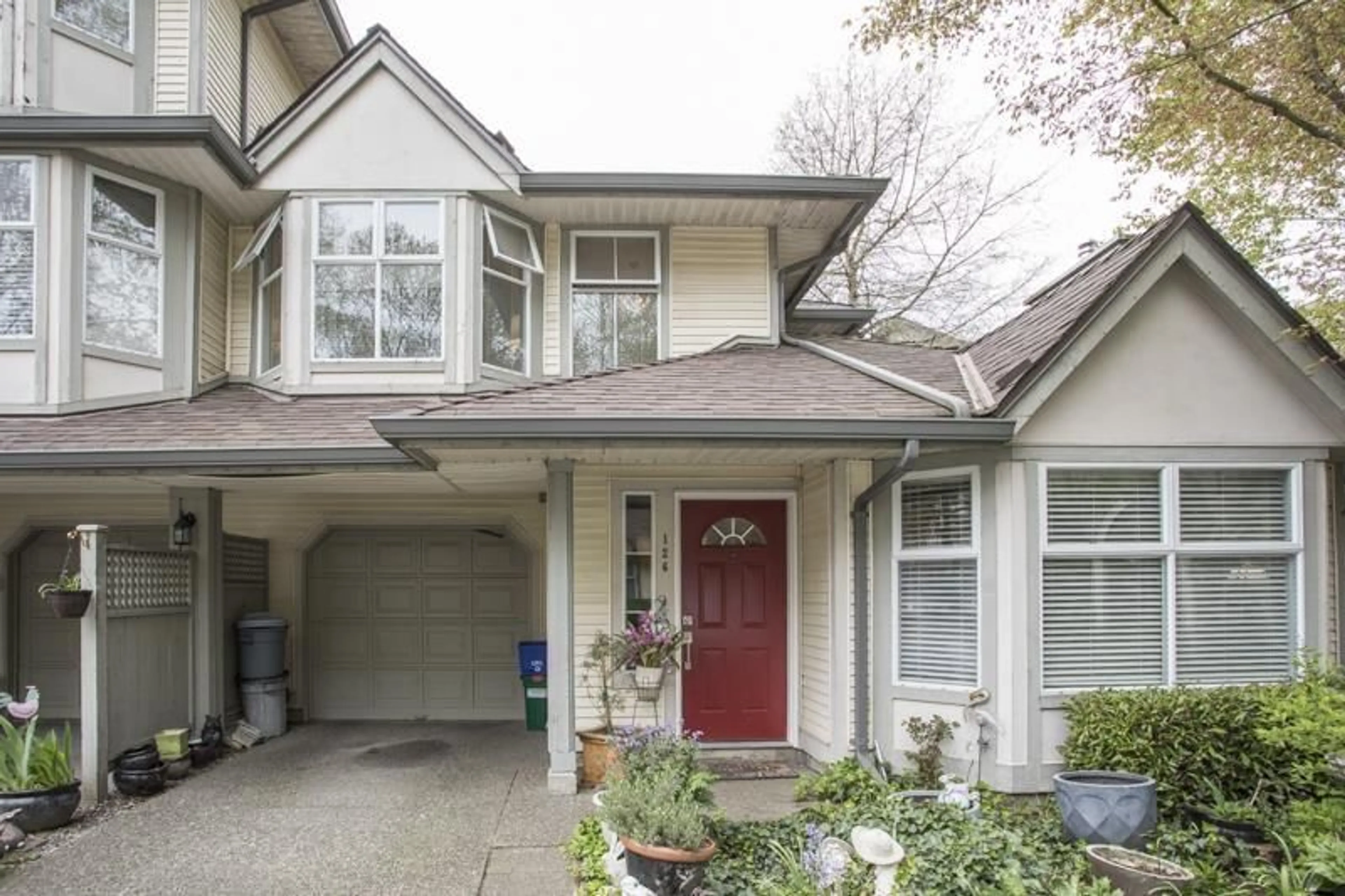 Home with vinyl exterior material, street for 126 - 8060 121A STREET, Surrey British Columbia V3W0S5