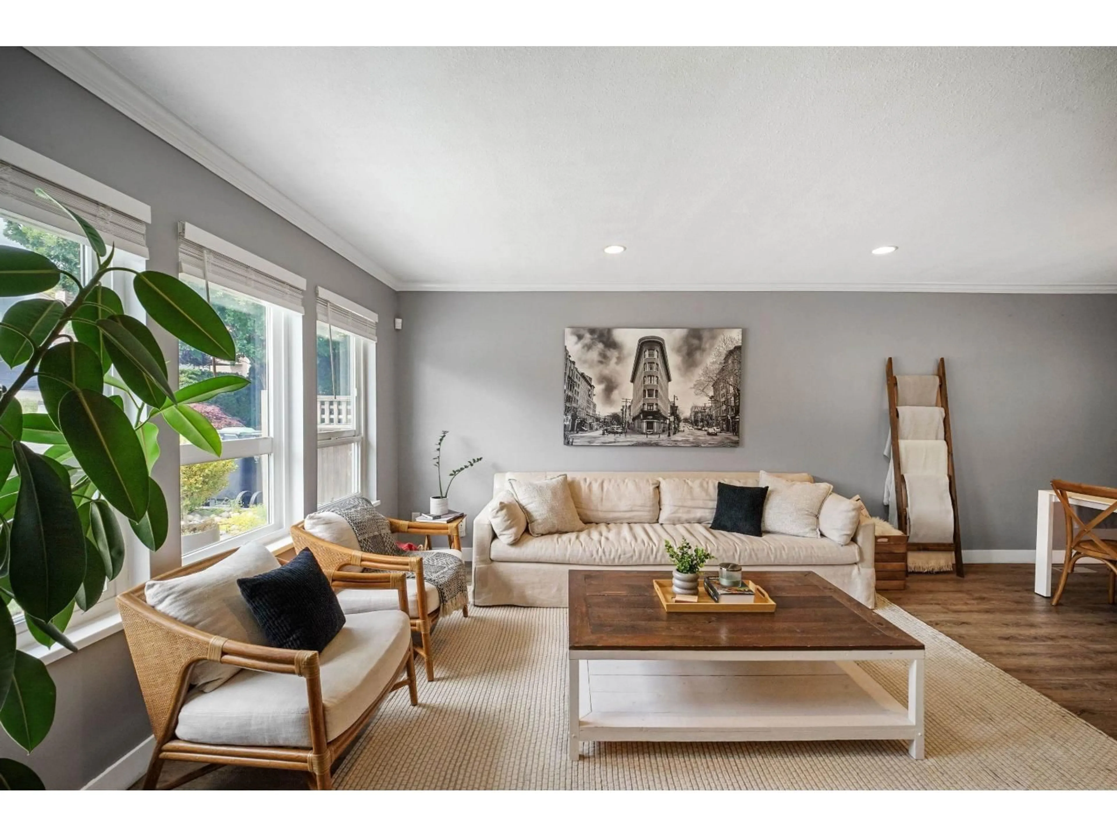 Living room with furniture, unknown for 2426 WAYBURNE CRESCENT, Langley British Columbia V2Y1B7