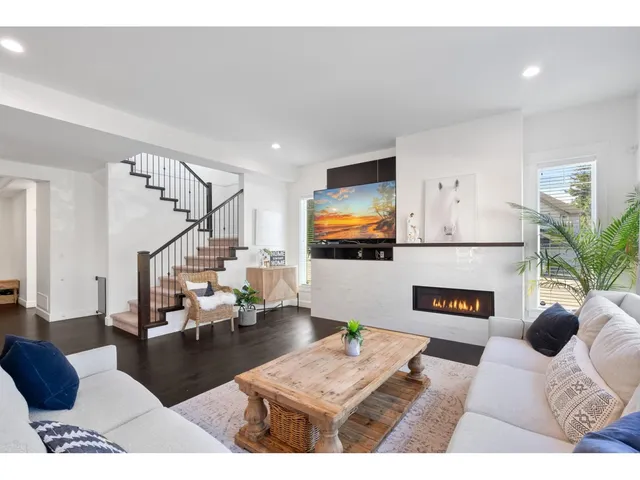 16411 26B AVENUE, Surrey 3
