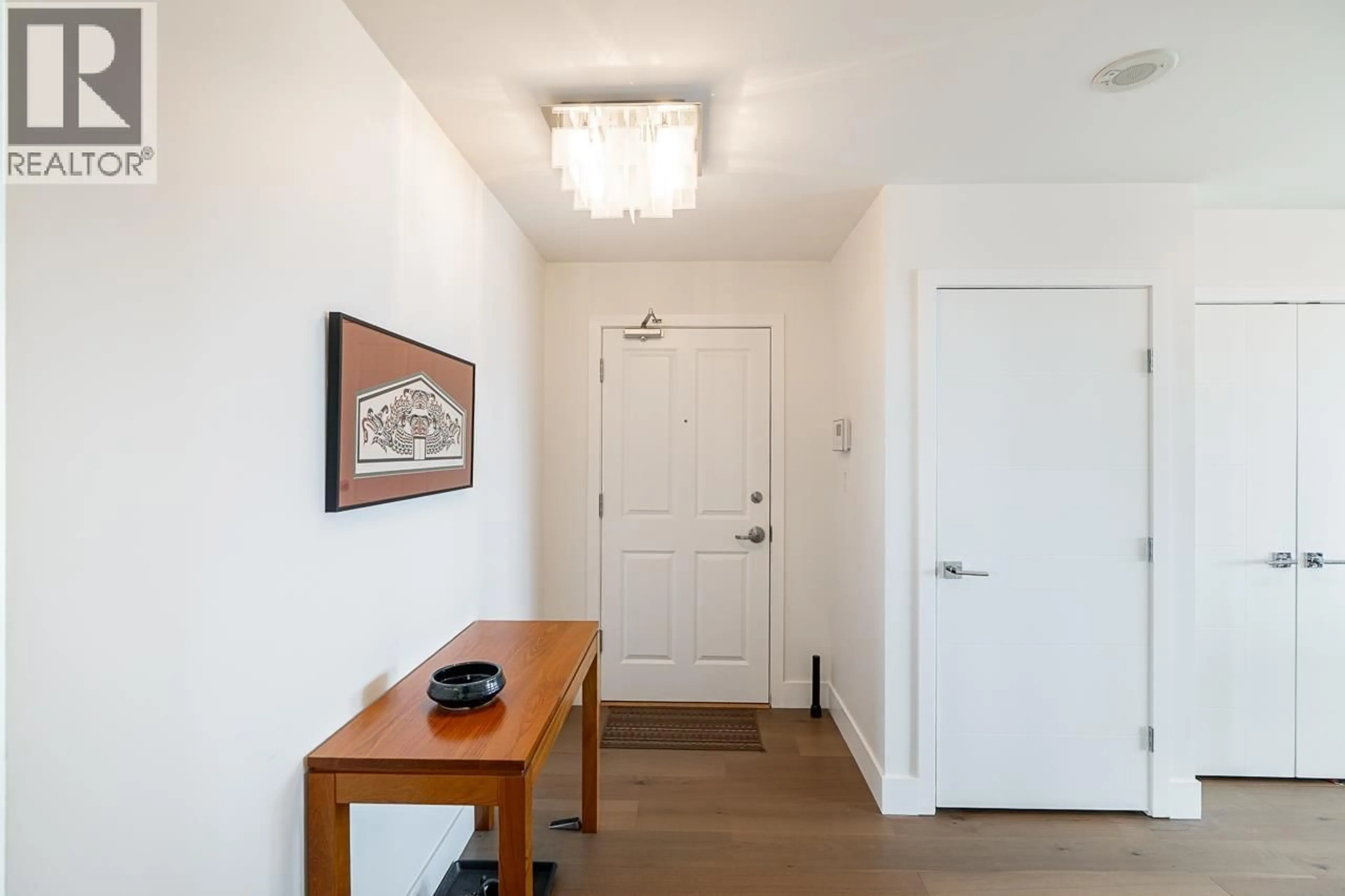 Indoor entryway for 1901 - 615 HAMILTON STREET, New Westminster British Columbia V3M7A7