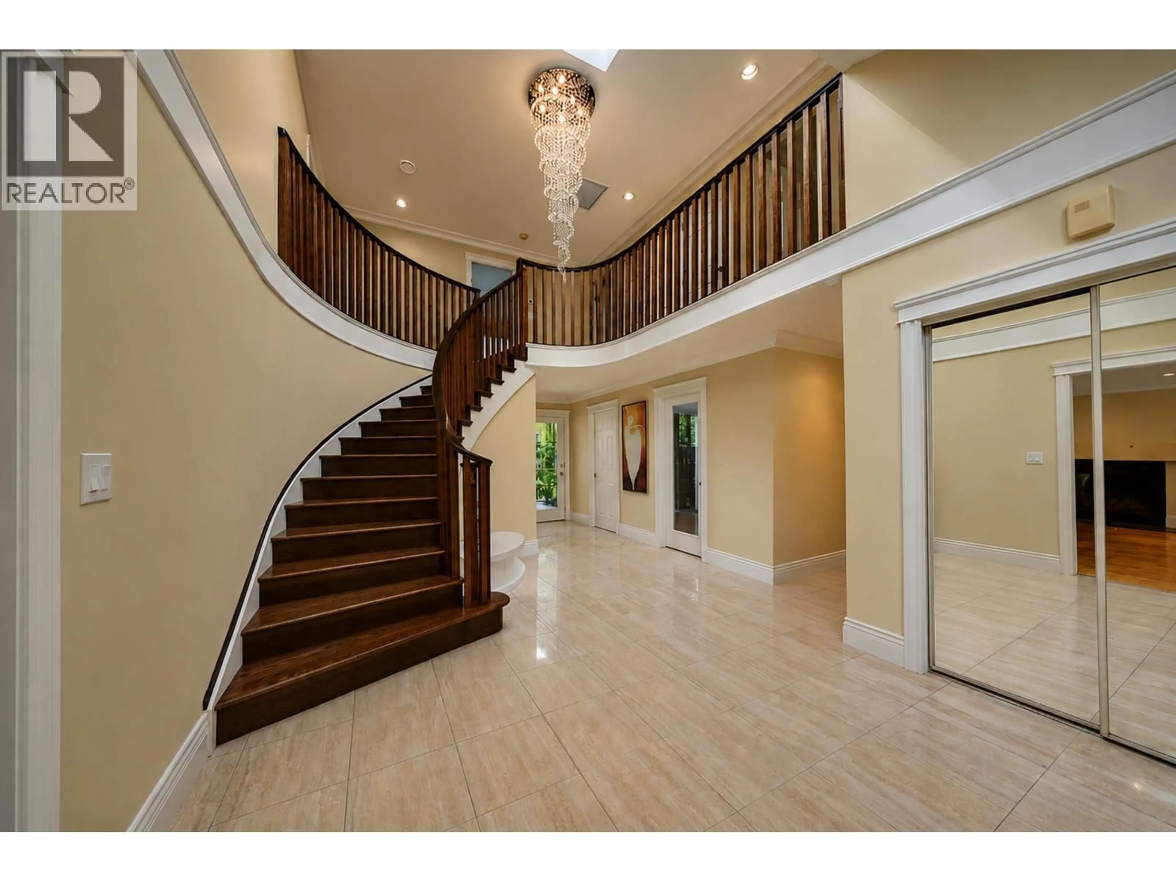 Indoor foyer for 8231 SUNNYWOOD DRIVE, Richmond British Columbia V6Y3G4