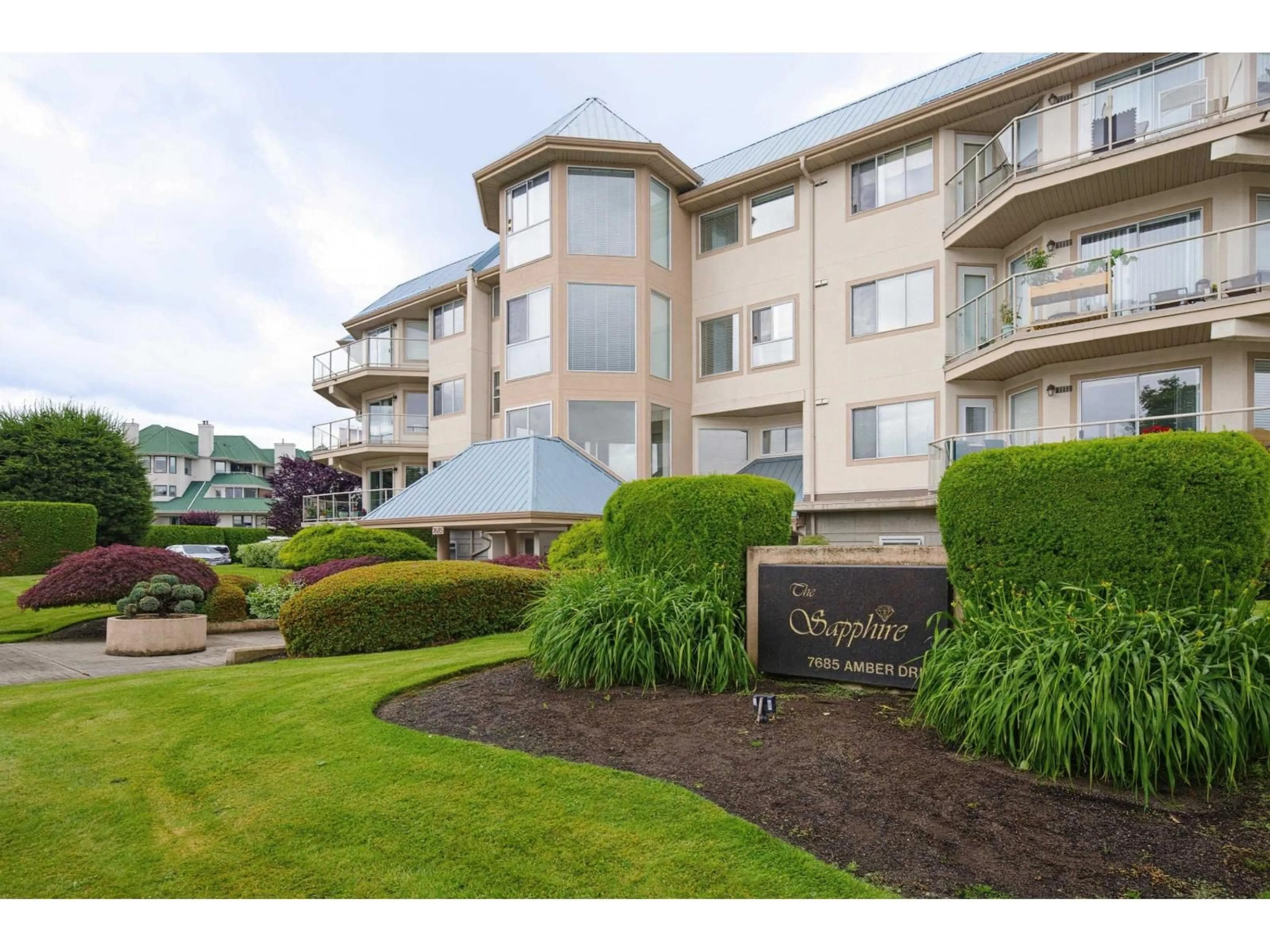 Indoor foyer for 201 - 7685 AMBER DRIVE, Chilliwack British Columbia V2R3P3