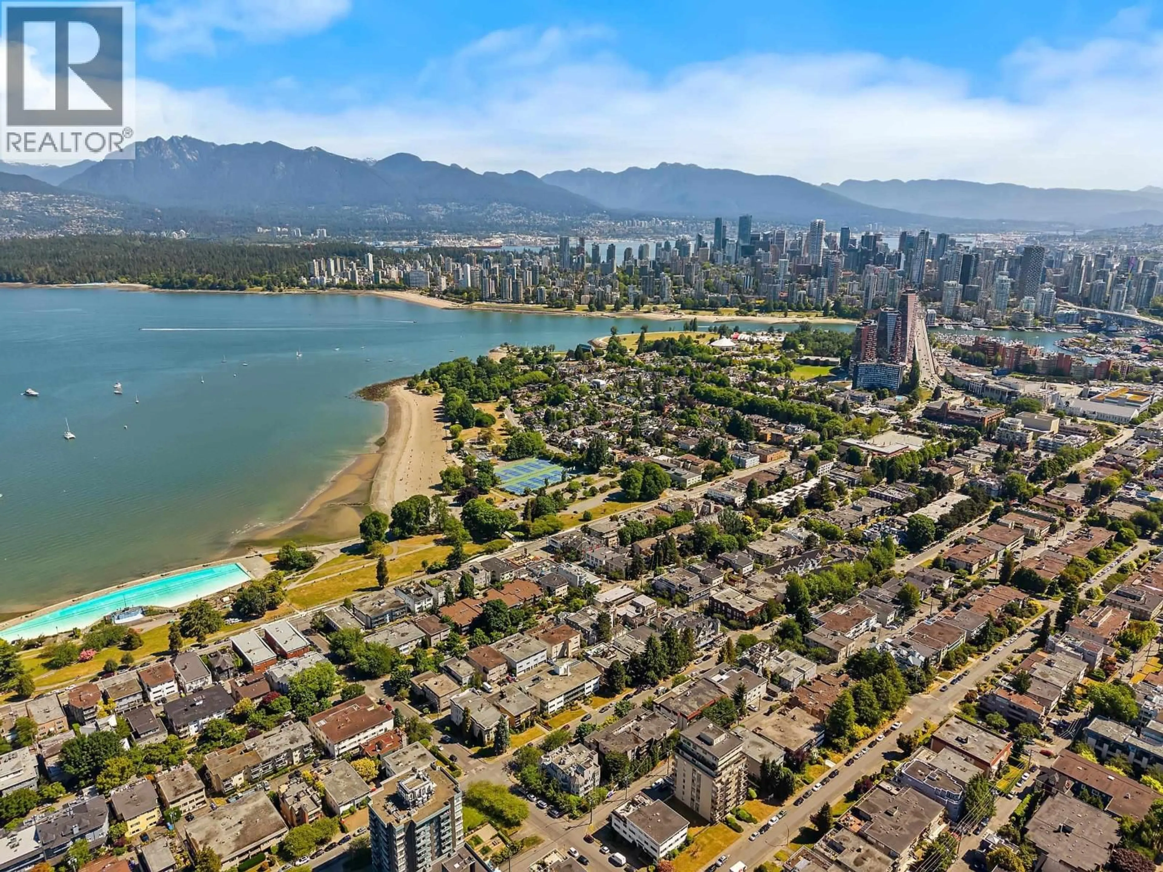 A pic from outside/outdoor area/front of a property/back of a property/a pic from drone, water/lake/river/ocean view for 402 - 2211 2ND AVENUE, Vancouver British Columbia V6K1H8