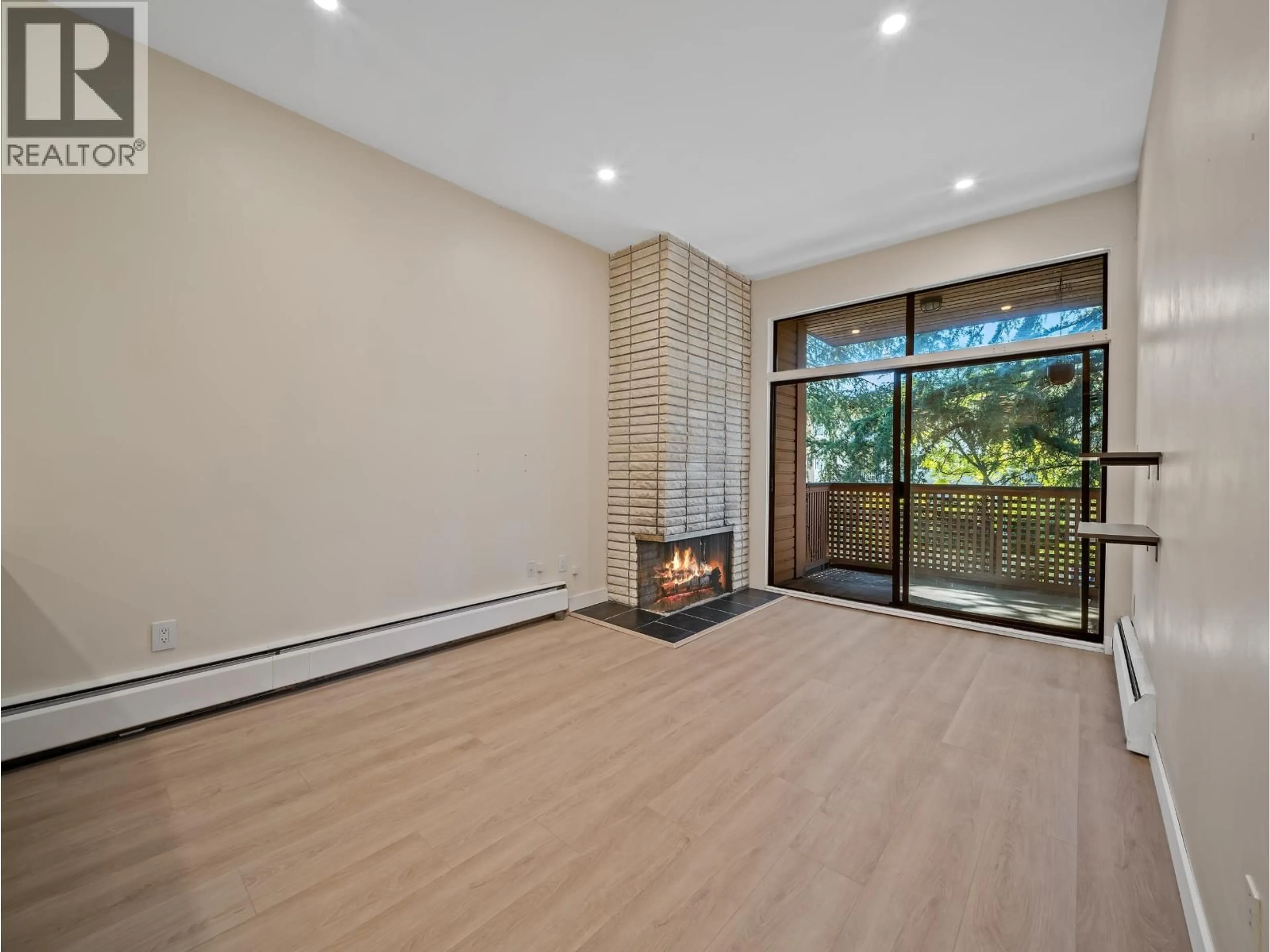 A pic of a room for 402 - 2211 2ND AVENUE, Vancouver British Columbia V6K1H8