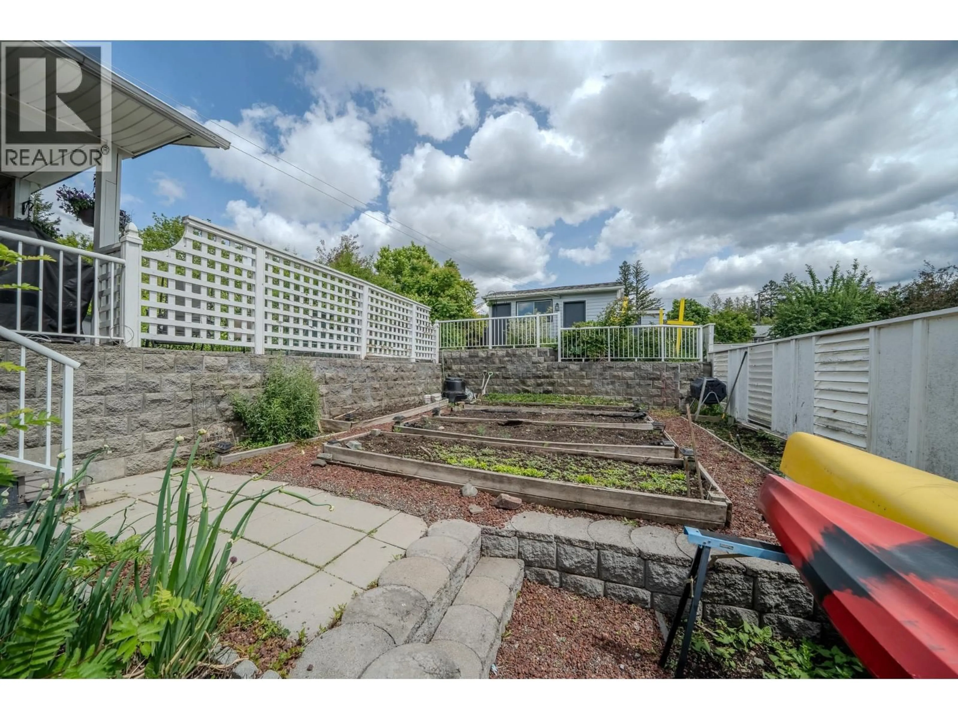 Patio, street for 480 SMITH STREET, Williams Lake British Columbia V2G4A3