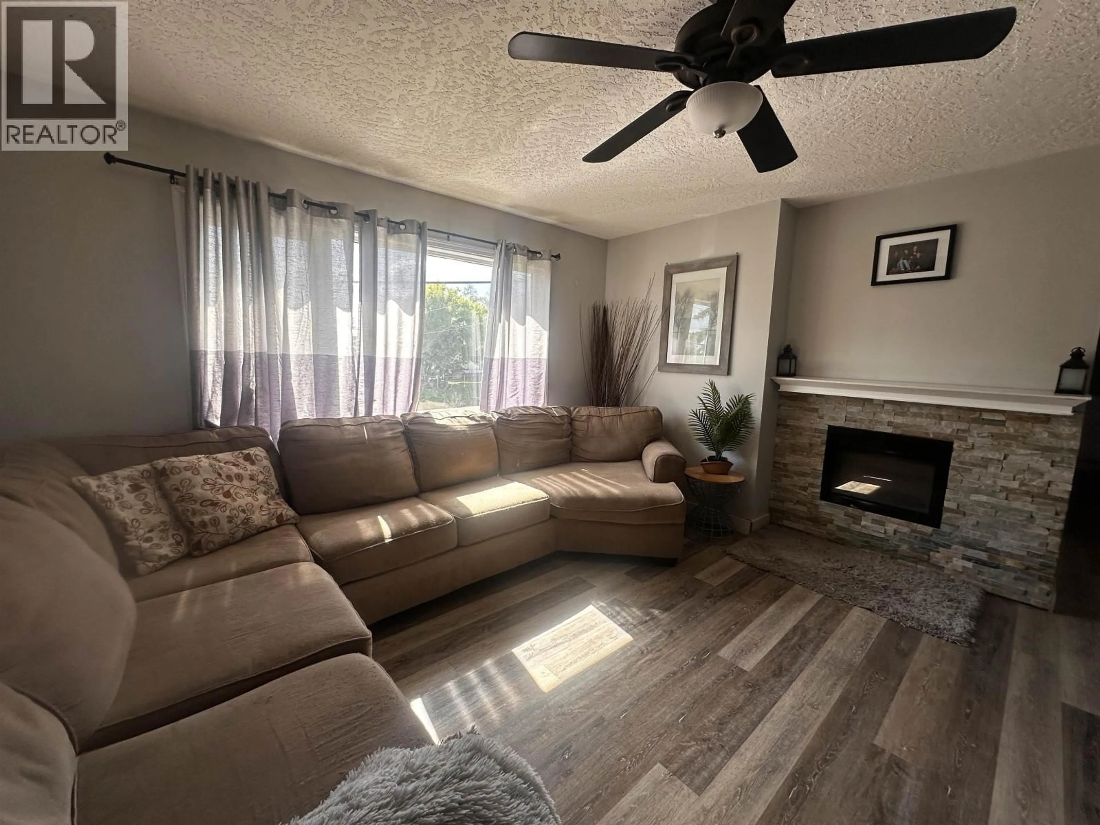 Living room with furniture, unknown for 4624 BOUNDARY ROAD, Fort Nelson British Columbia V0C1R0