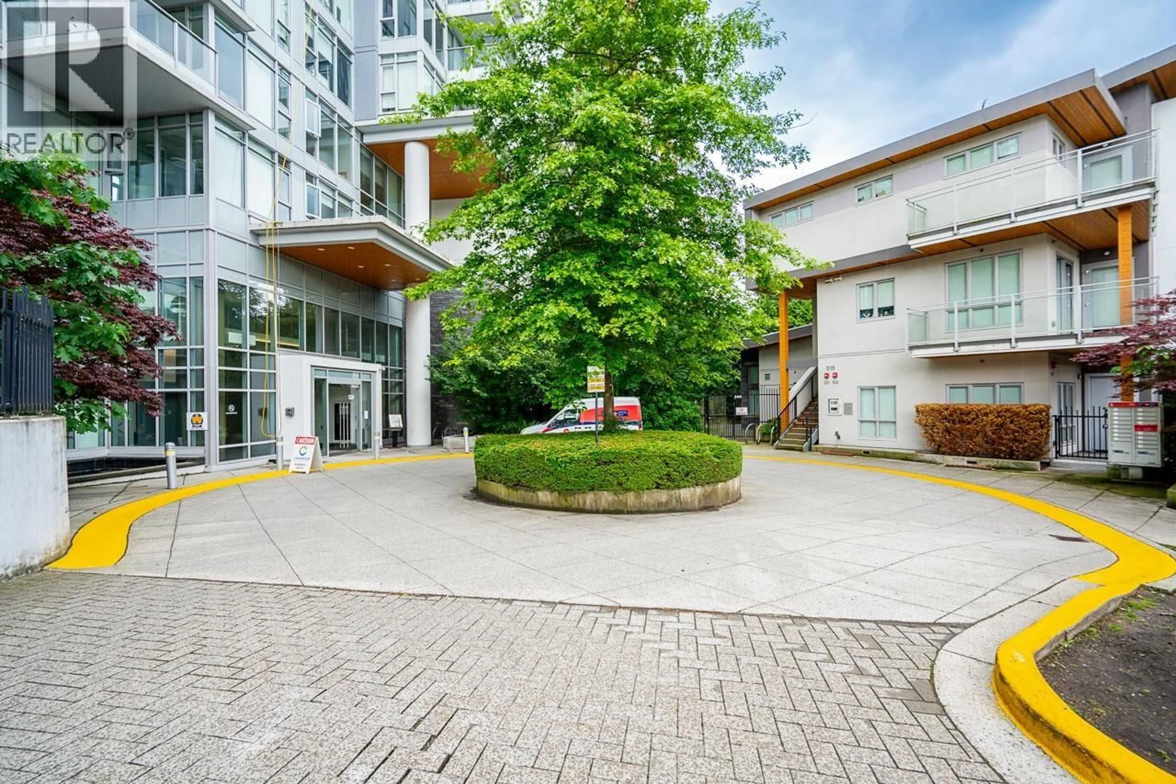 Patio, building for 1409 - 520 COMO LAKE AVENUE, Coquitlam British Columbia V3J0E8
