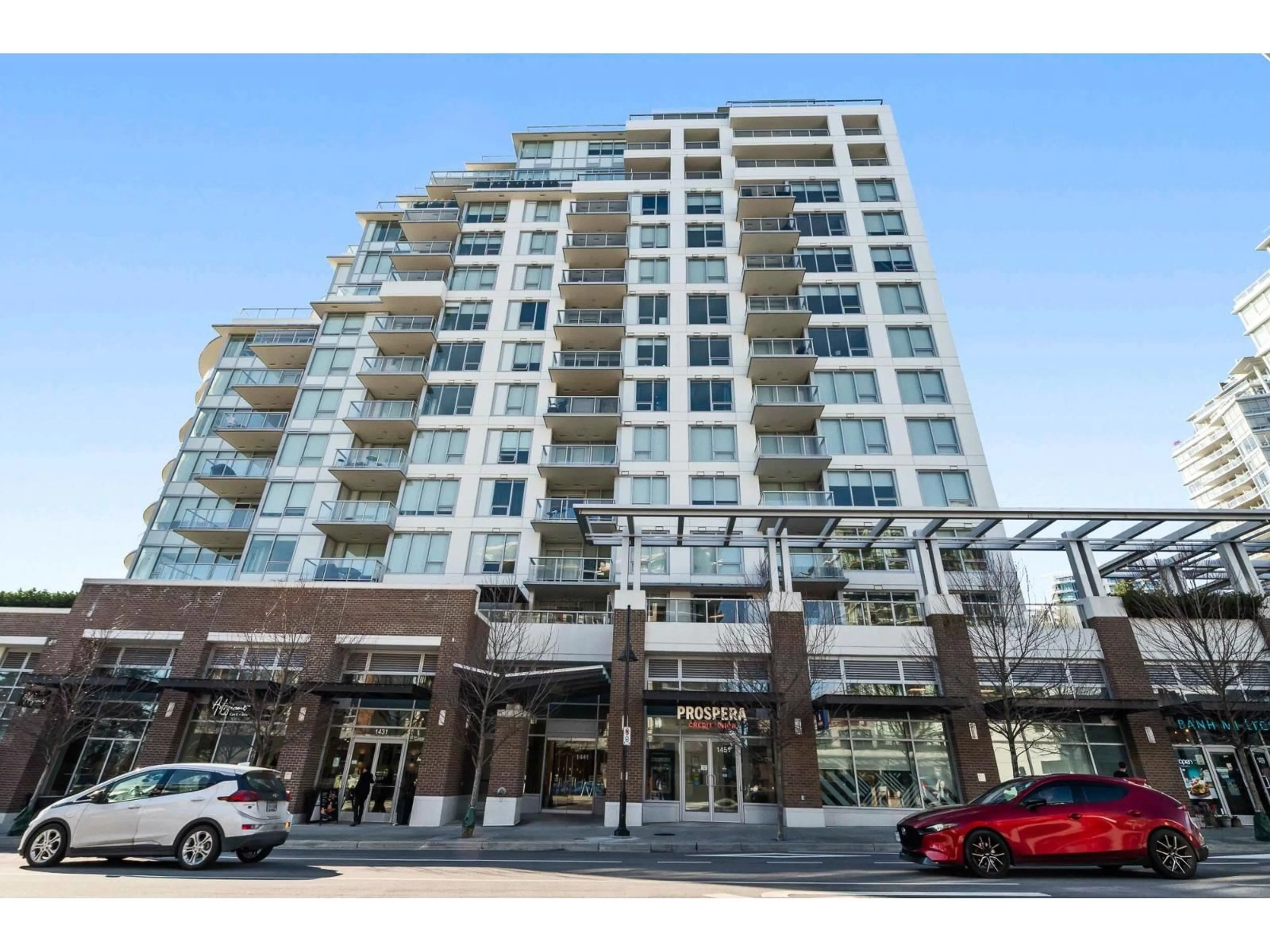 Indoor foyer for 1001 - 1441 JOHNSTON ROAD, White Rock British Columbia V4B3Z4