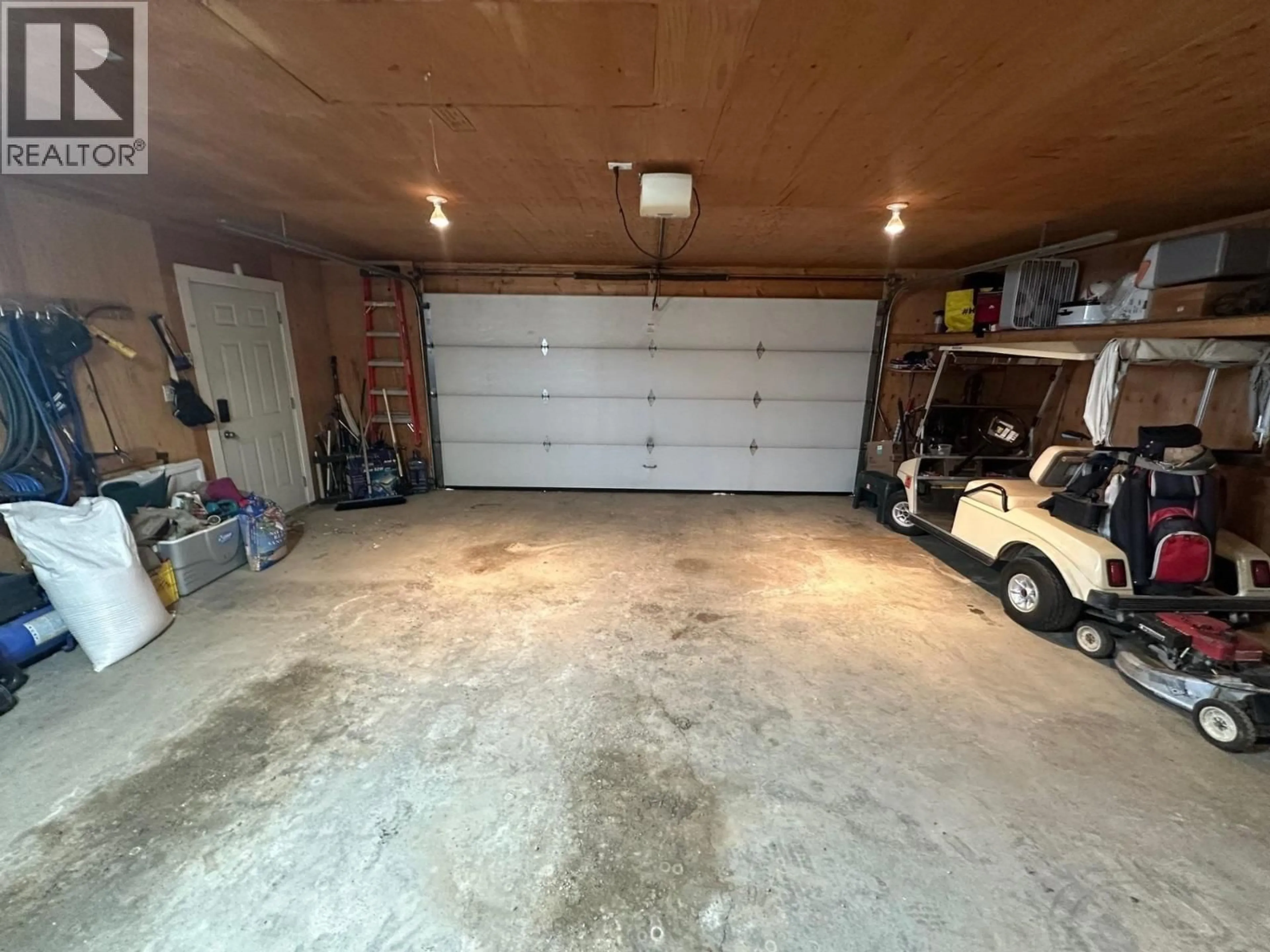Indoor garage for 10085 98 STREET, Taylor British Columbia V0C2K0