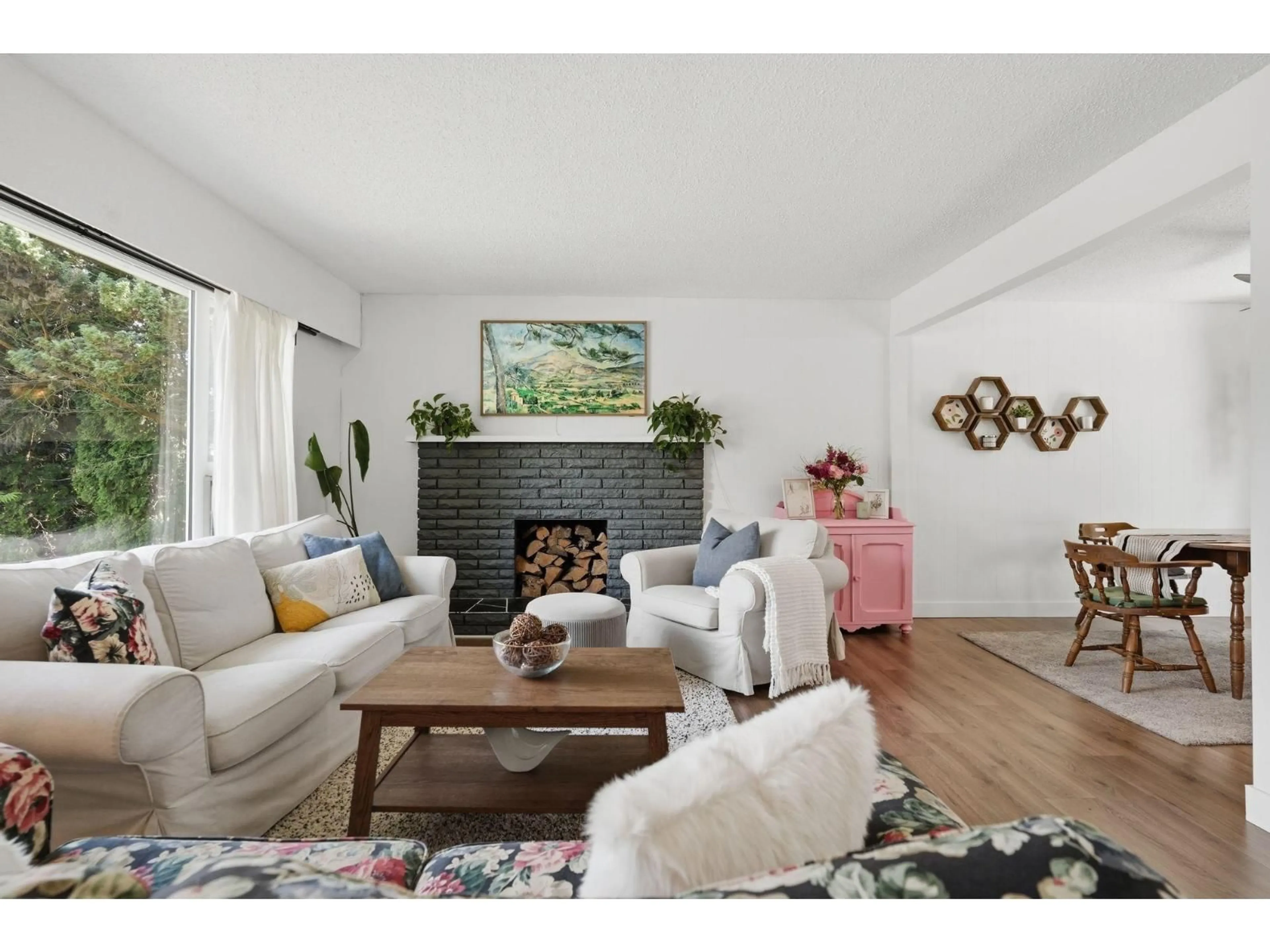 Living room with furniture, wood/laminate floor for 11782 74A AVENUE, Delta British Columbia V4C1G7