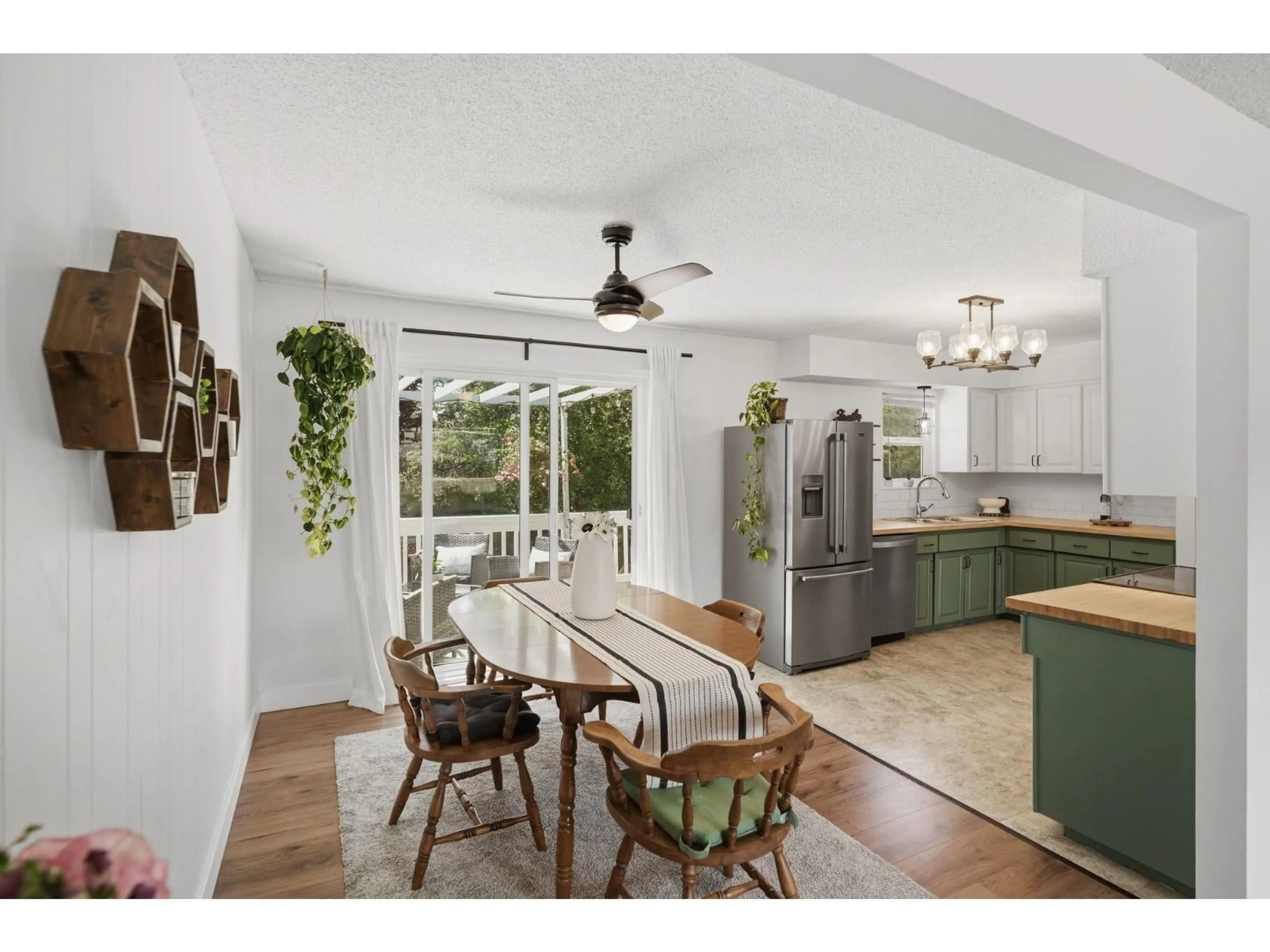 Open concept kitchen, unknown for 11782 74A AVENUE, Delta British Columbia V4C1G7