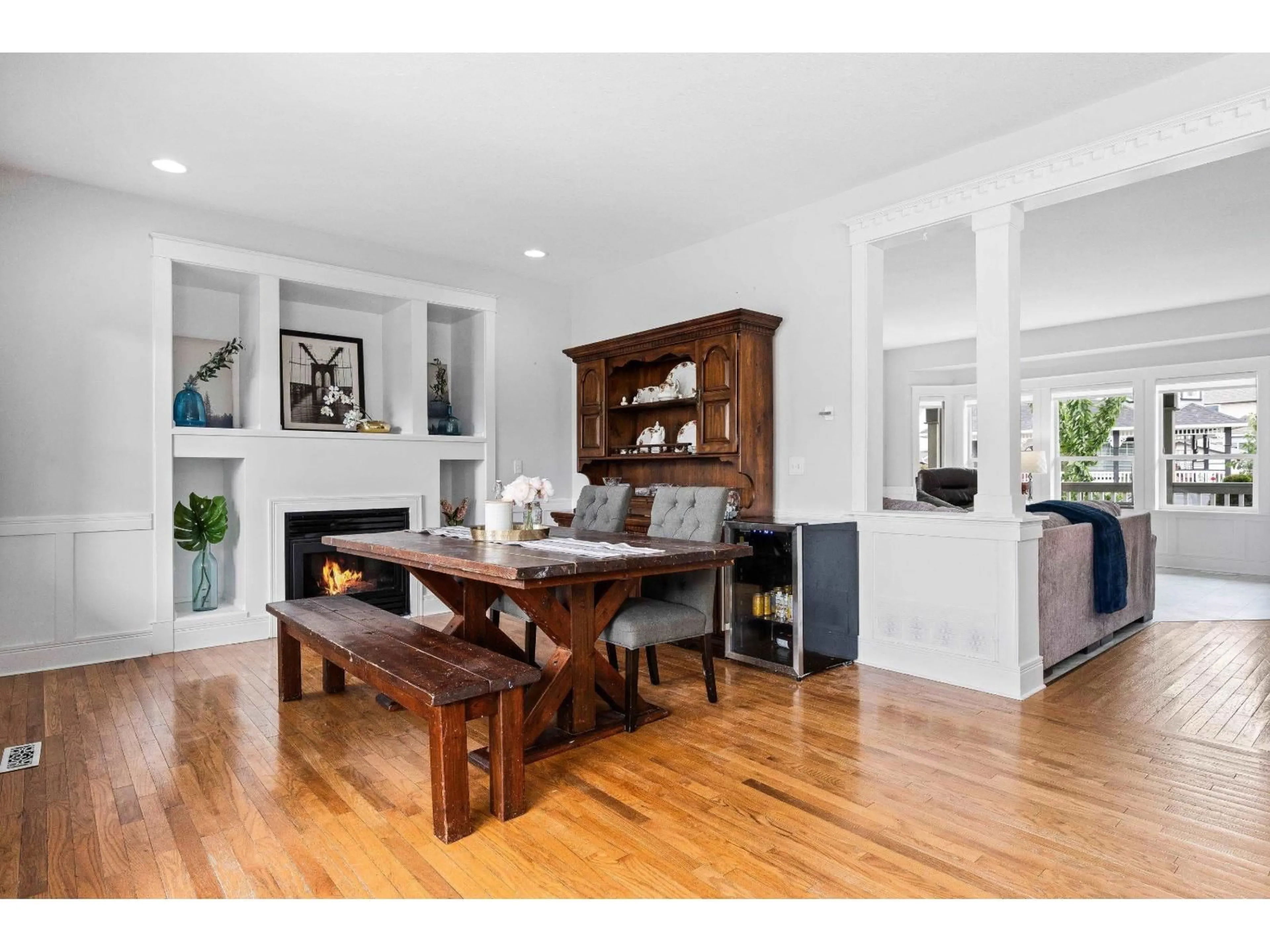 Open concept kitchen, wood/laminate floor for 46405 ASHBY DRIVE, Chilliwack British Columbia V2R5N4