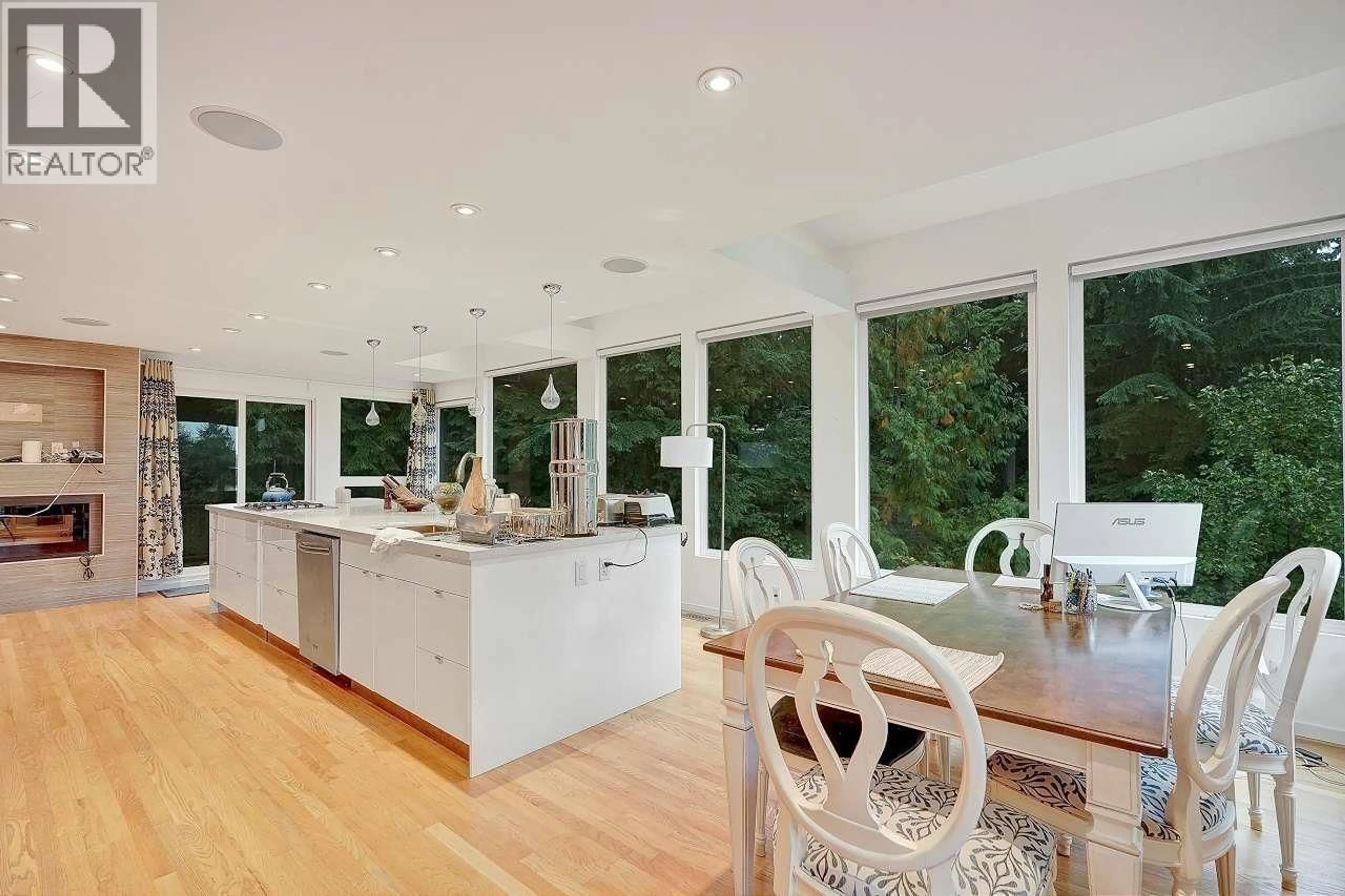 Open concept kitchen, wood/laminate floor for 5344 CLIFFRIDGE AVENUE, North Vancouver British Columbia V7R3V4