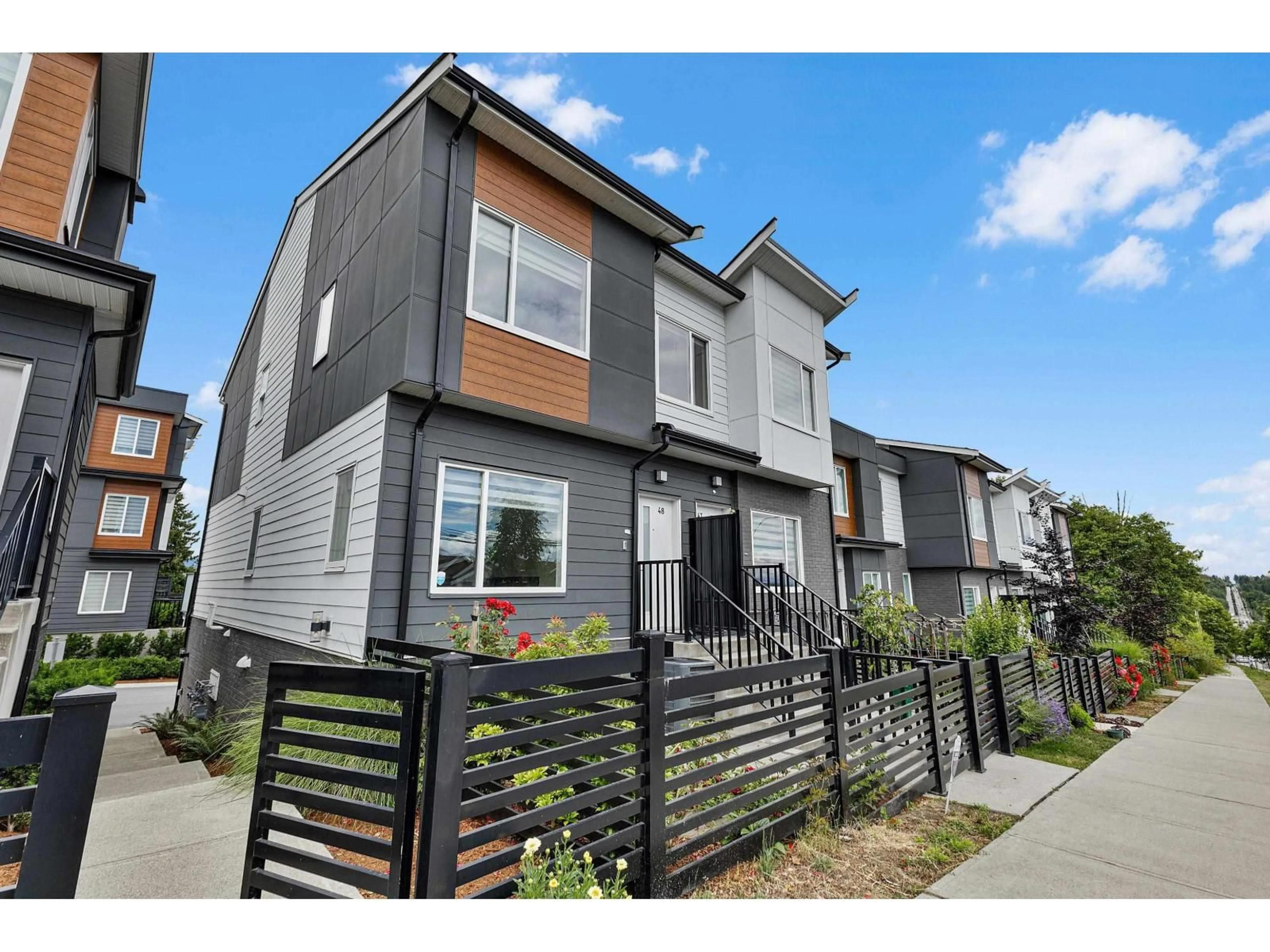 Home with vinyl exterior material, street for 48 - 9652 162A STREET, Surrey British Columbia V4N2E4