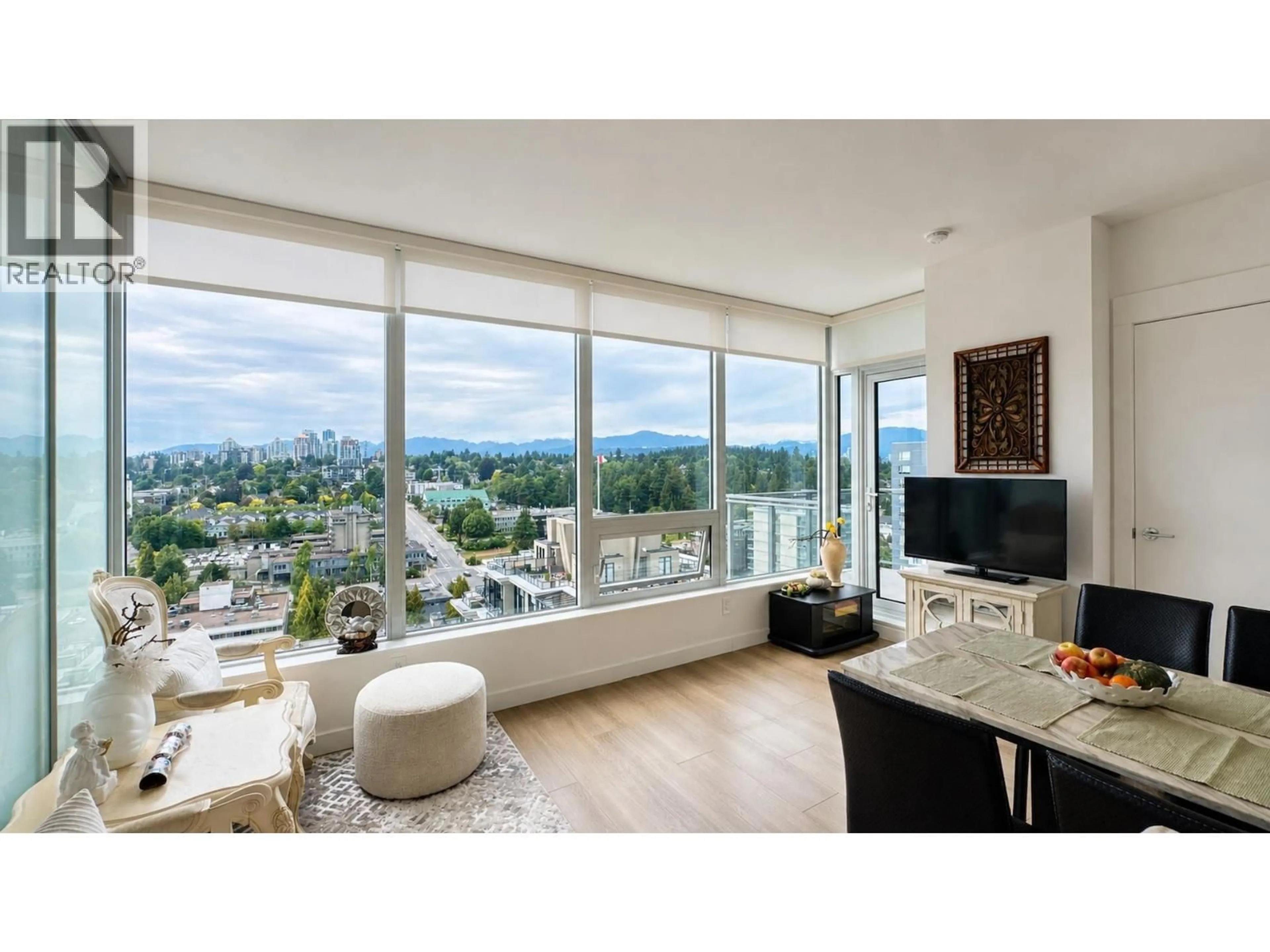 Living room with furniture, wood/laminate floor for 2702 - 618 CARNARVON STREET, New Westminster British Columbia V3M0N9