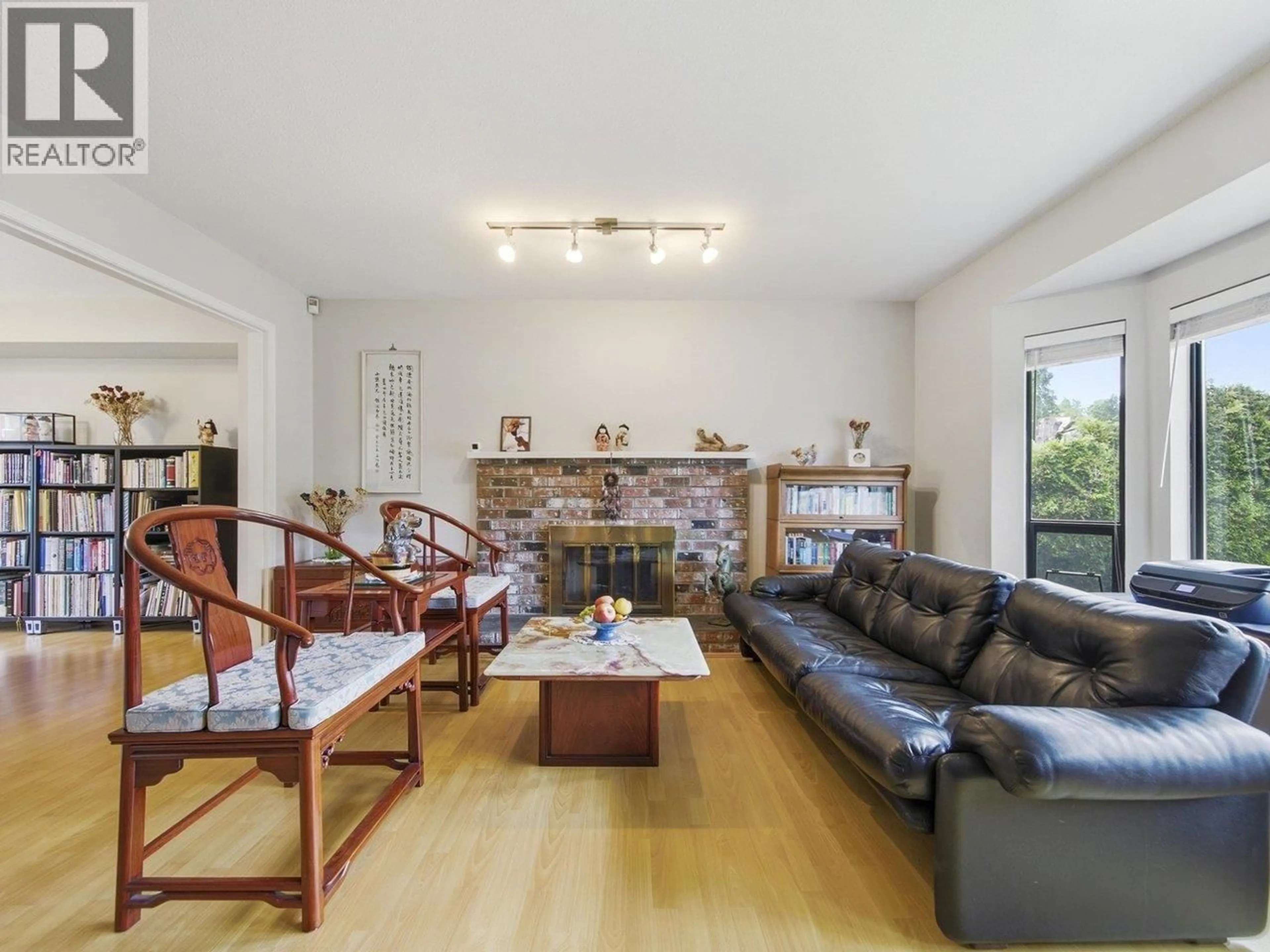 Living room with furniture, unknown for 7440 LAWRENCE DRIVE, Burnaby British Columbia V5A4G7