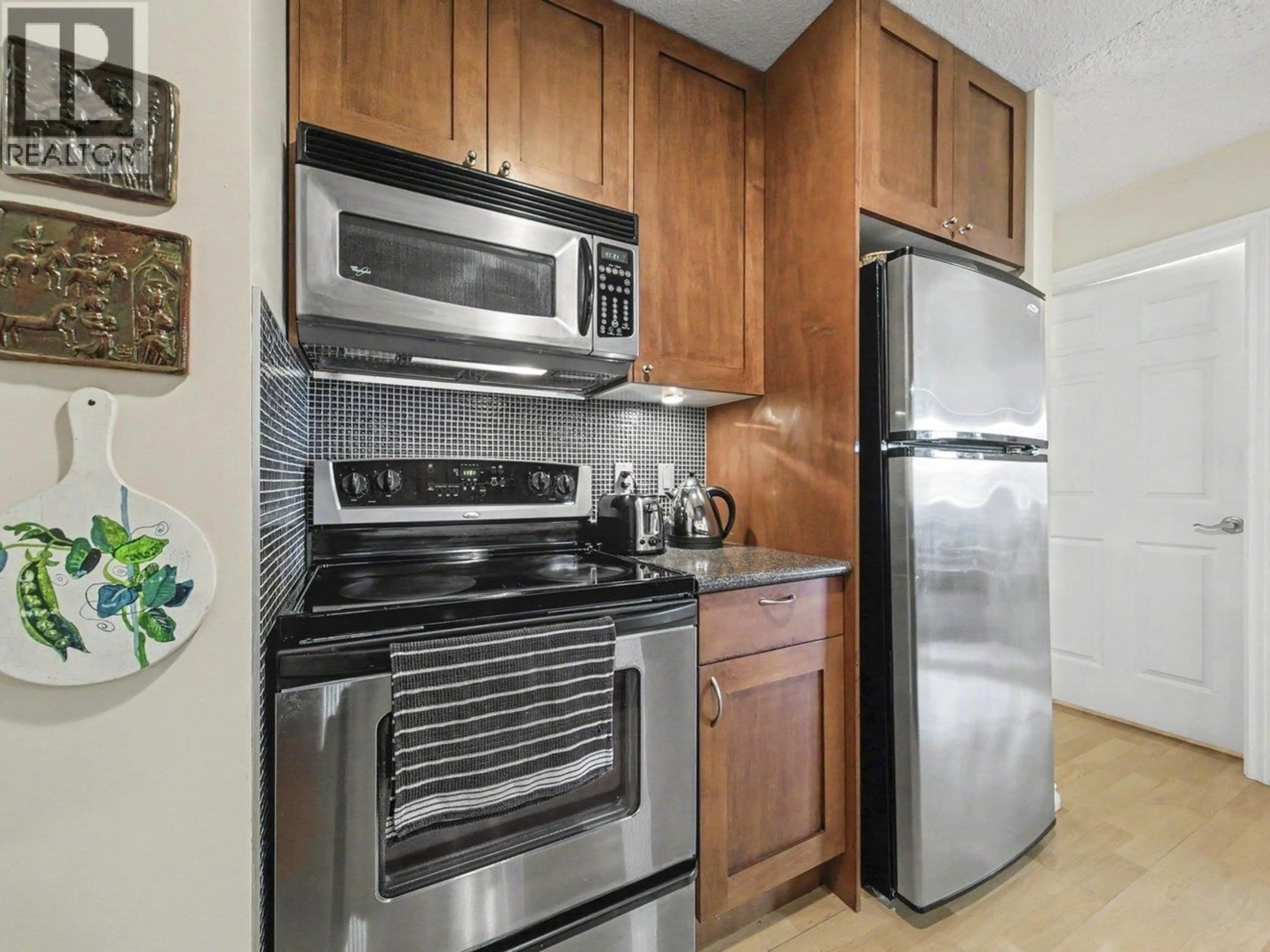 Standard kitchen, unknown for 508 - 1508 MARINER WALK, Vancouver British Columbia V6J4X9