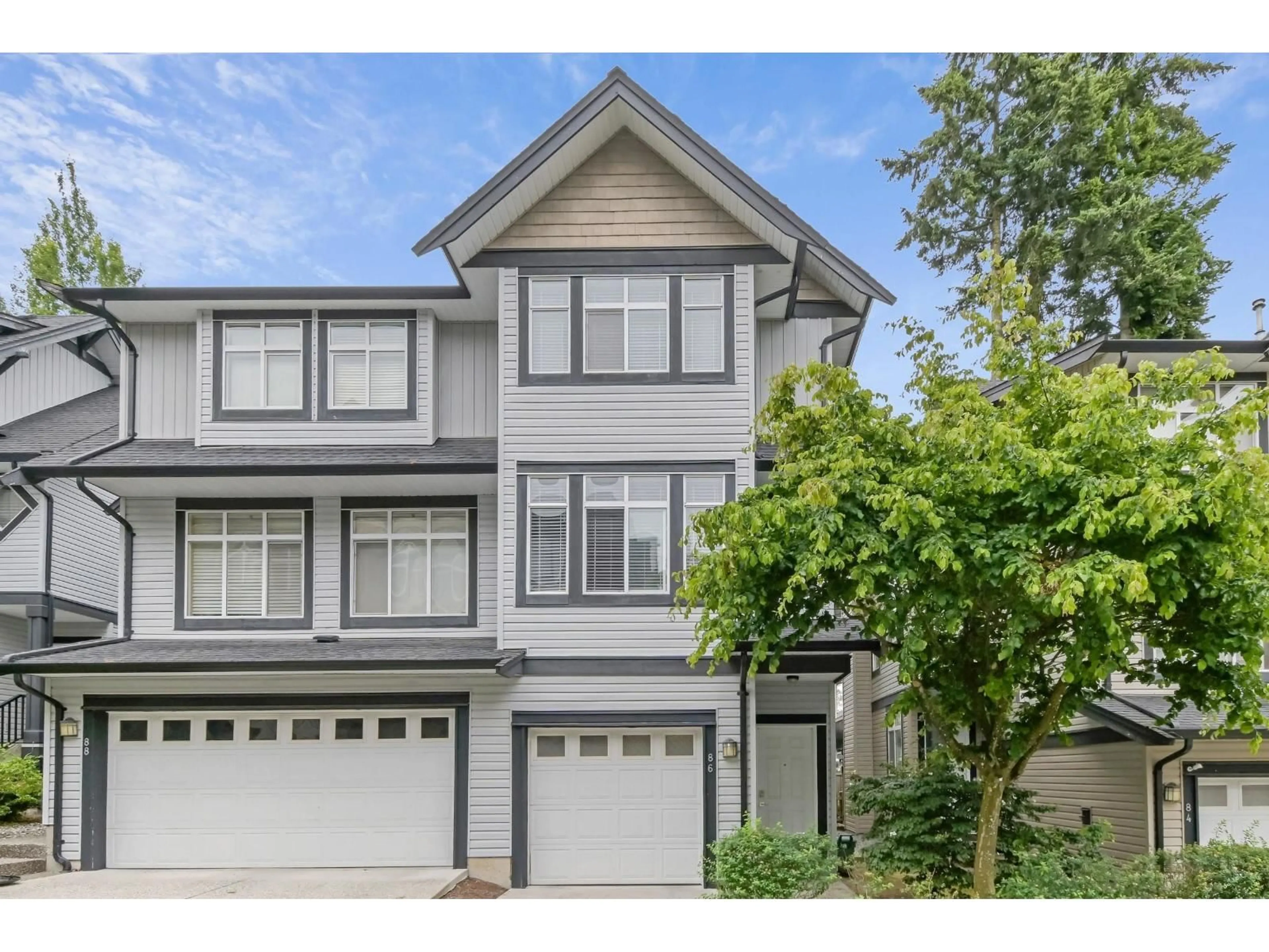 Home with vinyl exterior material, street for 86 - 19932 70 AVENUE, Langley British Columbia V2Y3C6