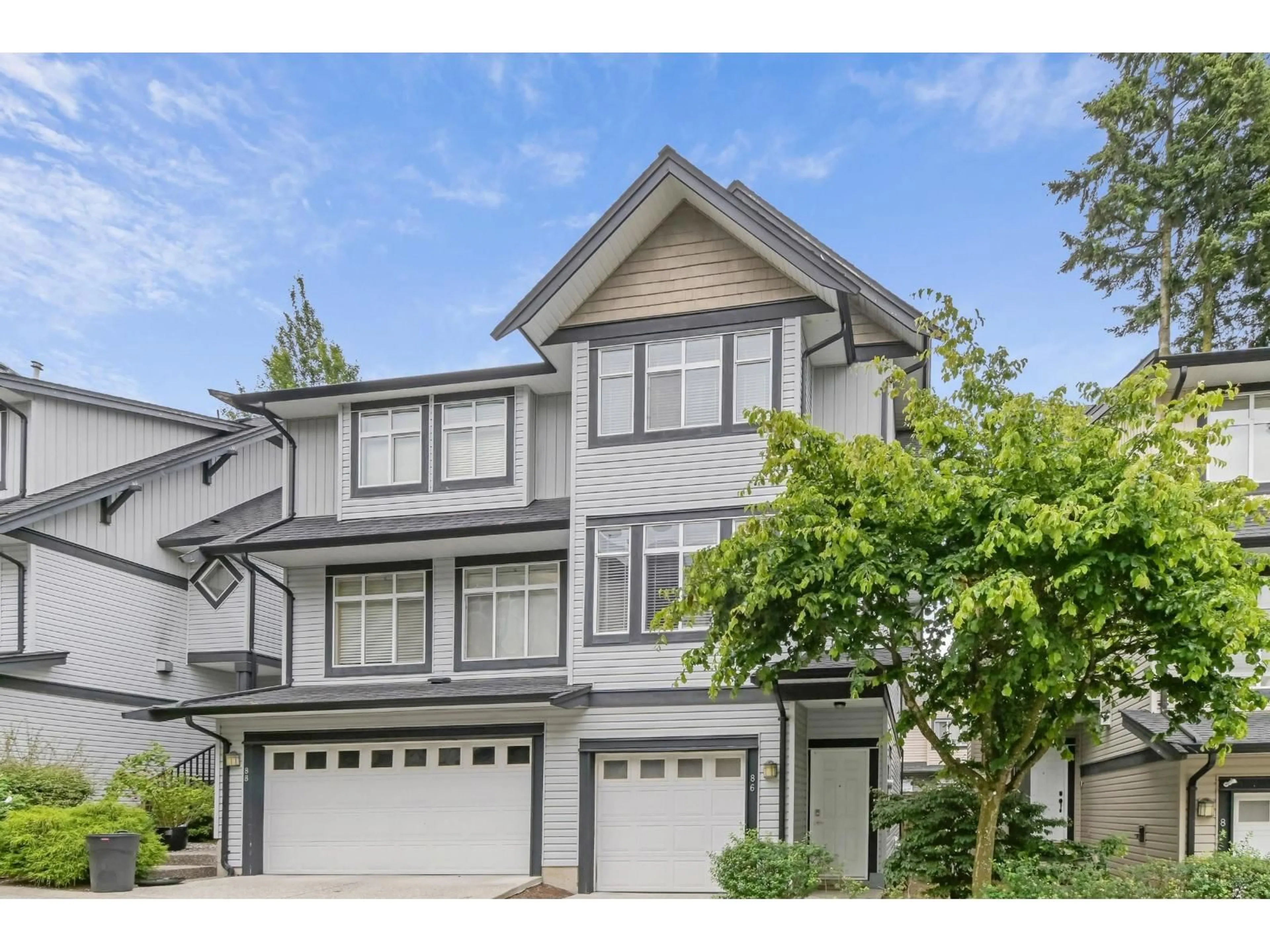 Home with vinyl exterior material, street for 86 - 19932 70 AVENUE, Langley British Columbia V2Y3C6