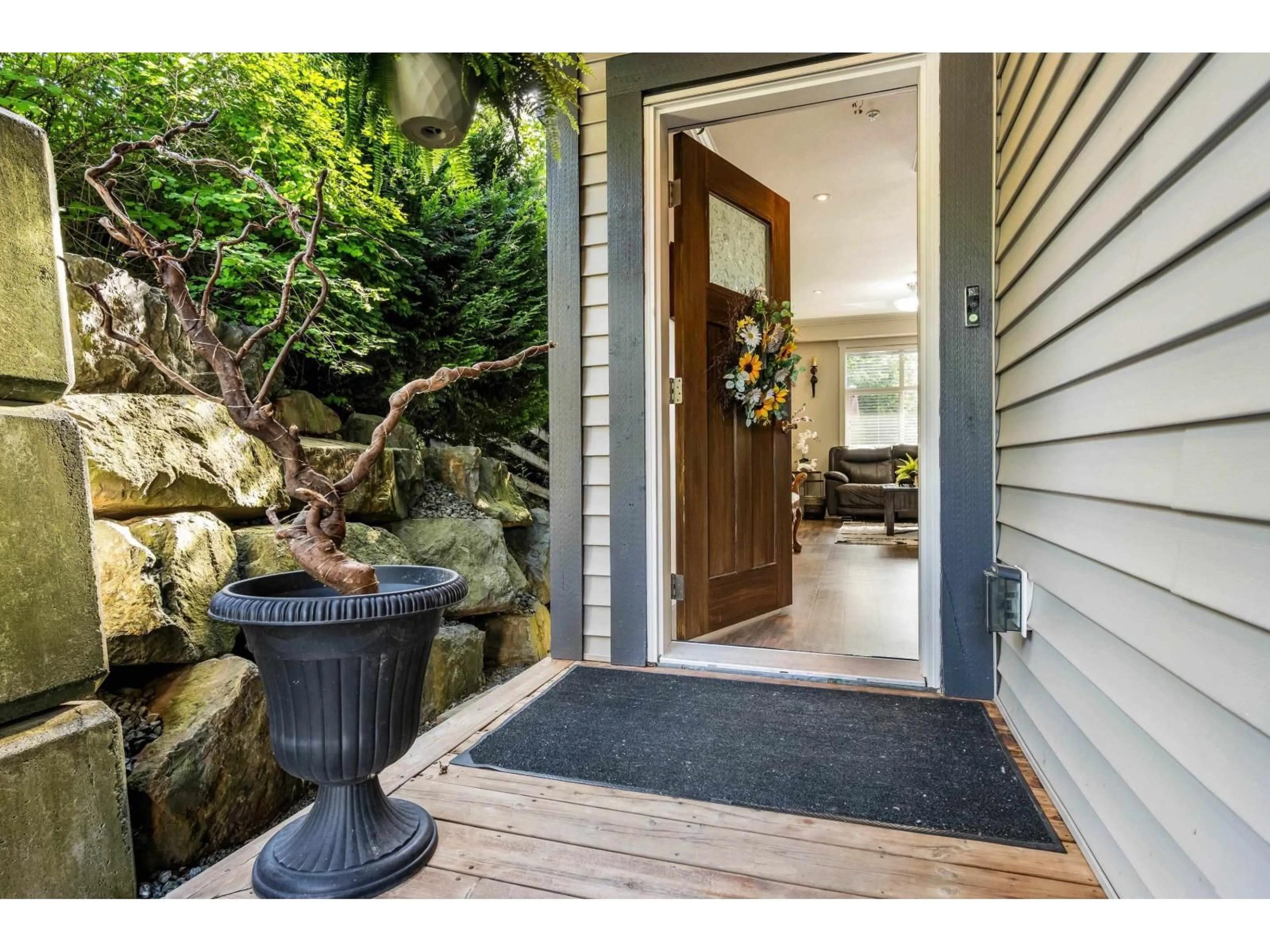 Indoor entryway for 41 - 5756 PROMONTORY ROAD, Chilliwack British Columbia V2R0V8