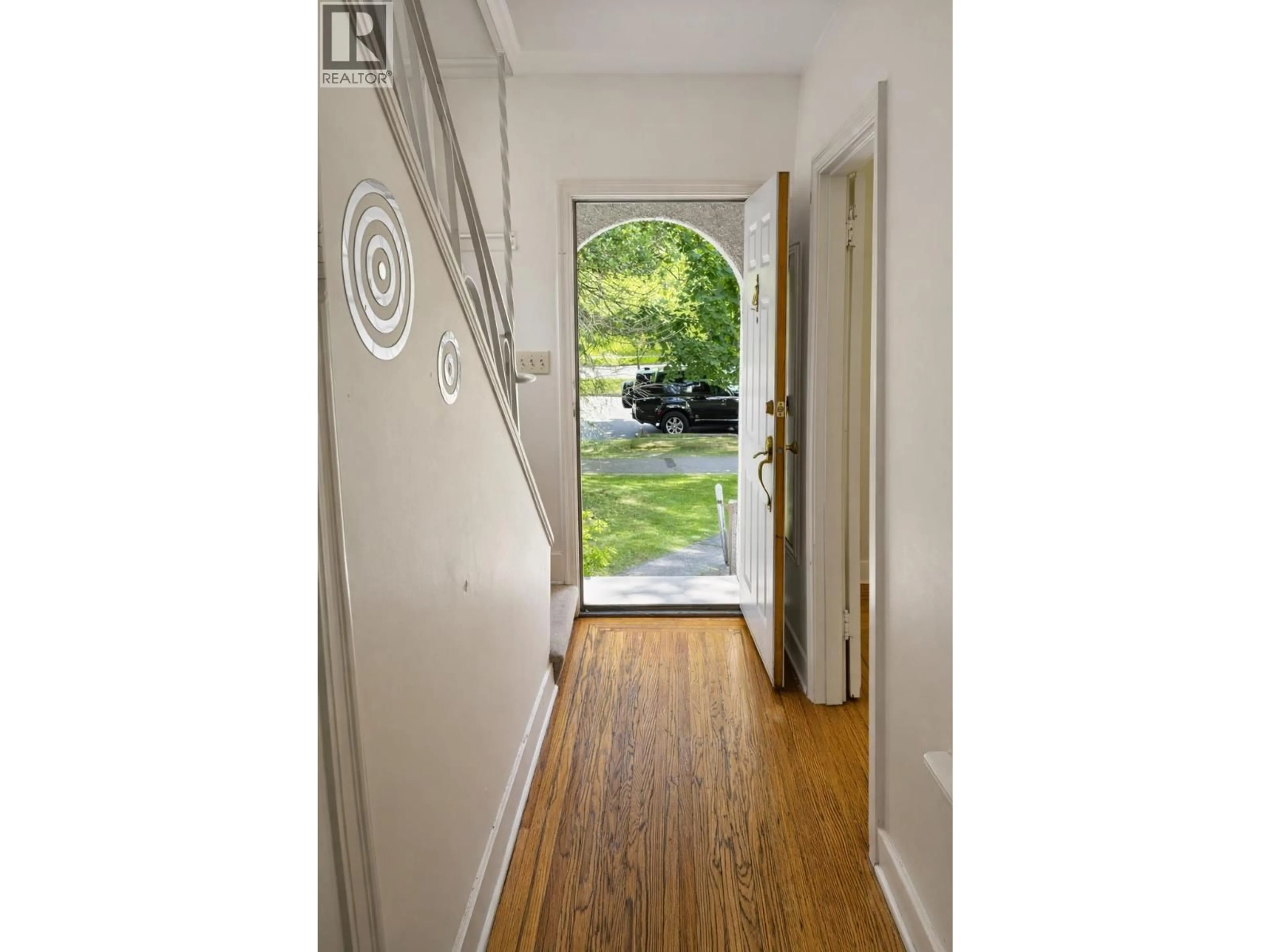 Indoor entryway for 4279 16TH AVENUE, Vancouver British Columbia V6R3E5