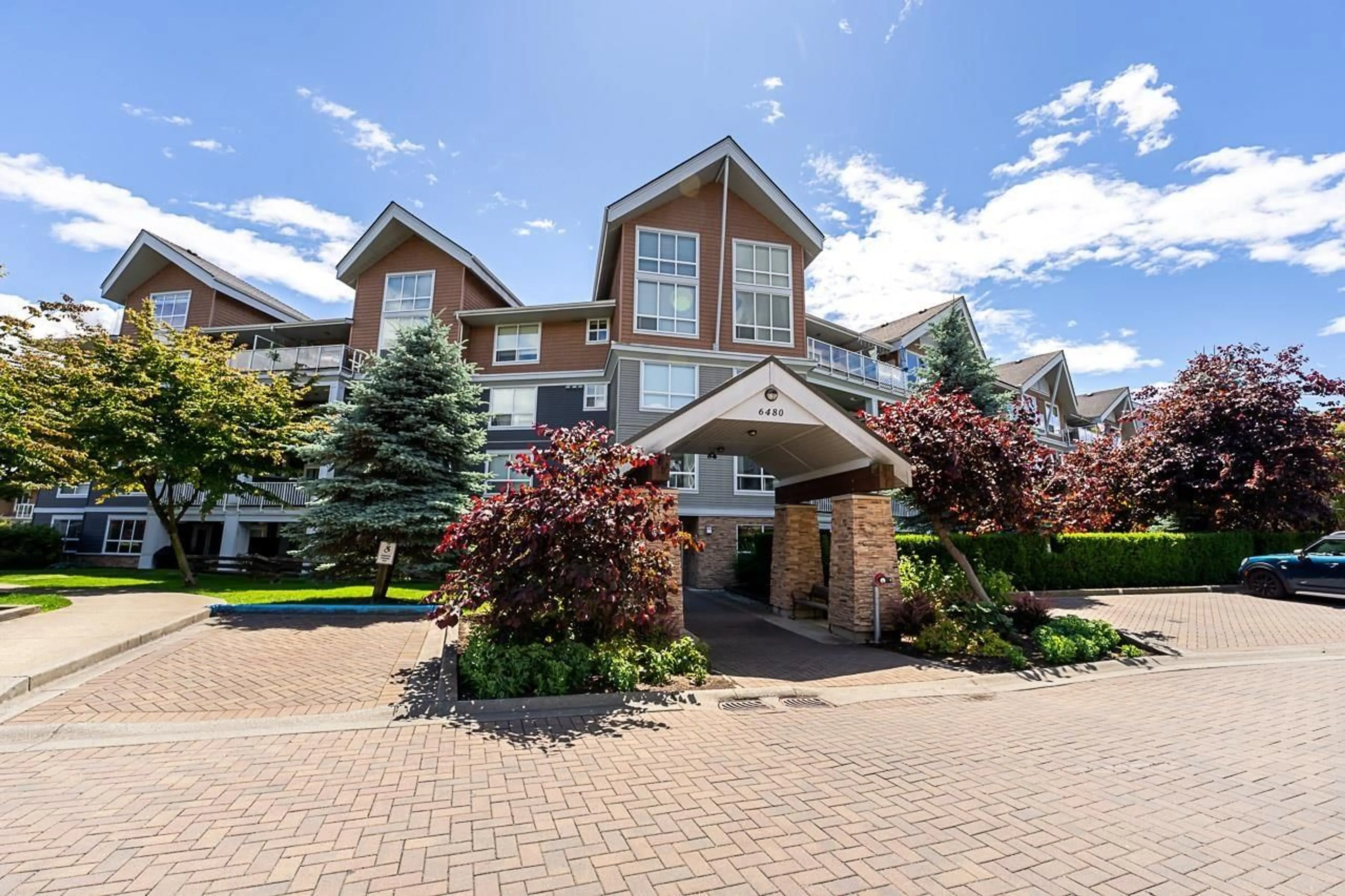 Unknown for 106 - 6480 194 STREET, Surrey British Columbia V4N6J9