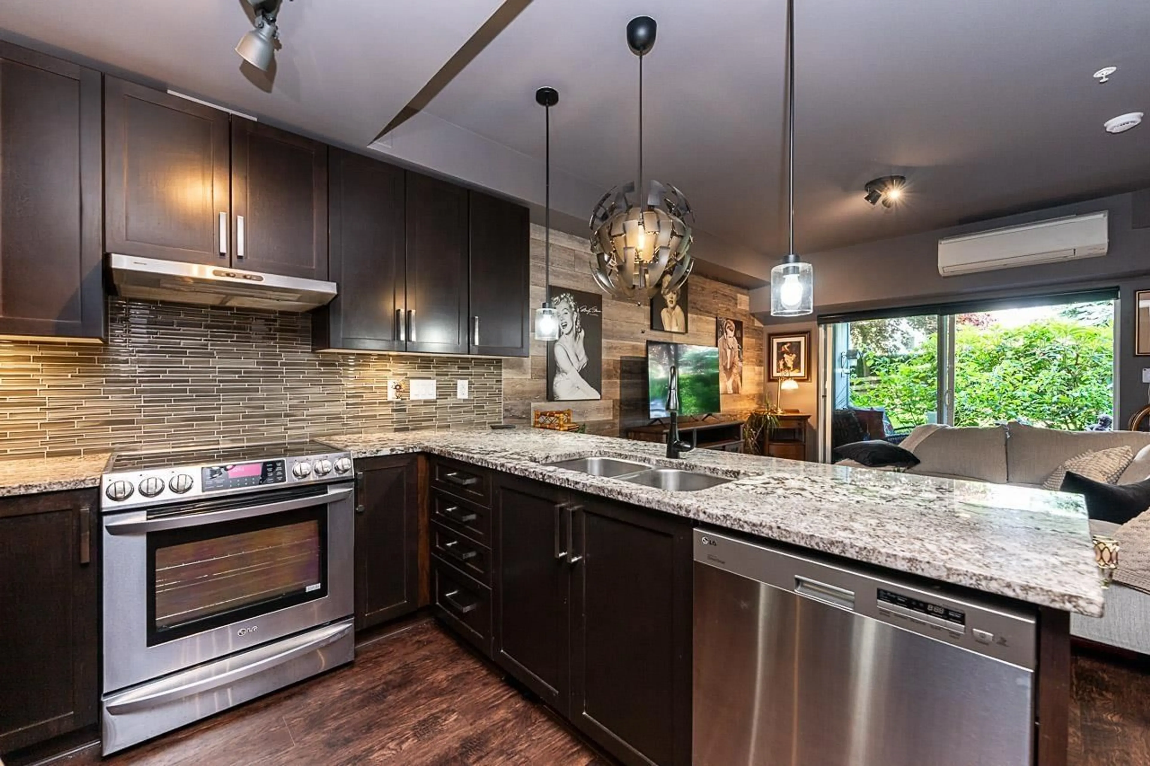Open concept kitchen, ceramic/tile floor for 106 - 6480 194 STREET, Surrey British Columbia V4N6J9