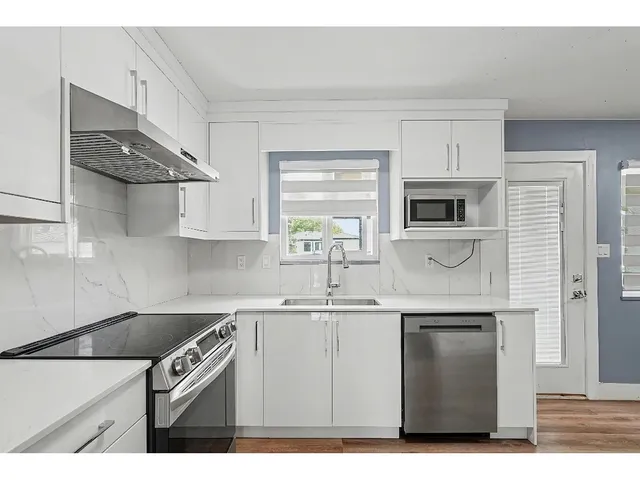 9024 123A STREET, Surrey 4